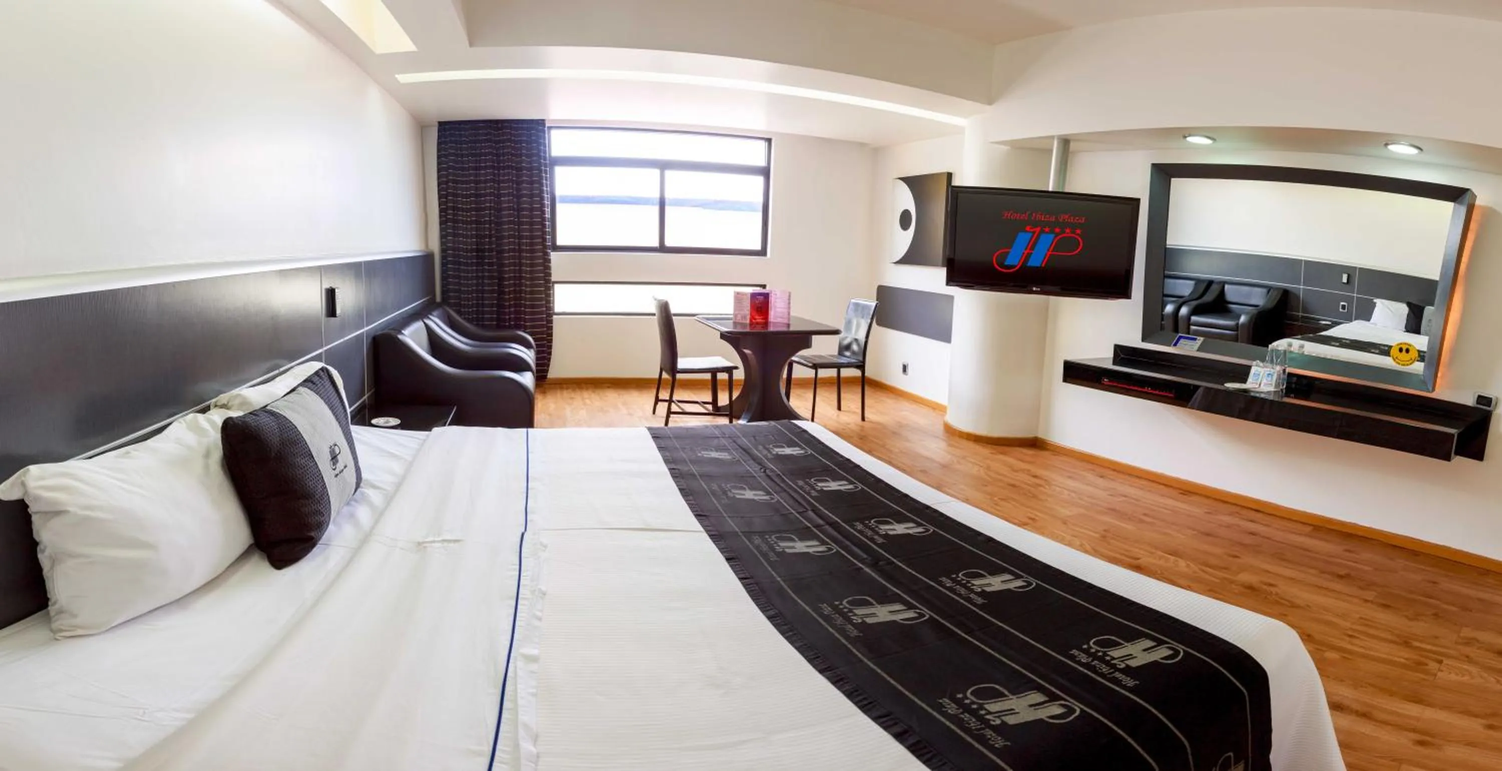 Photo of the whole room, Bed in Hotel Ibiza Plaza