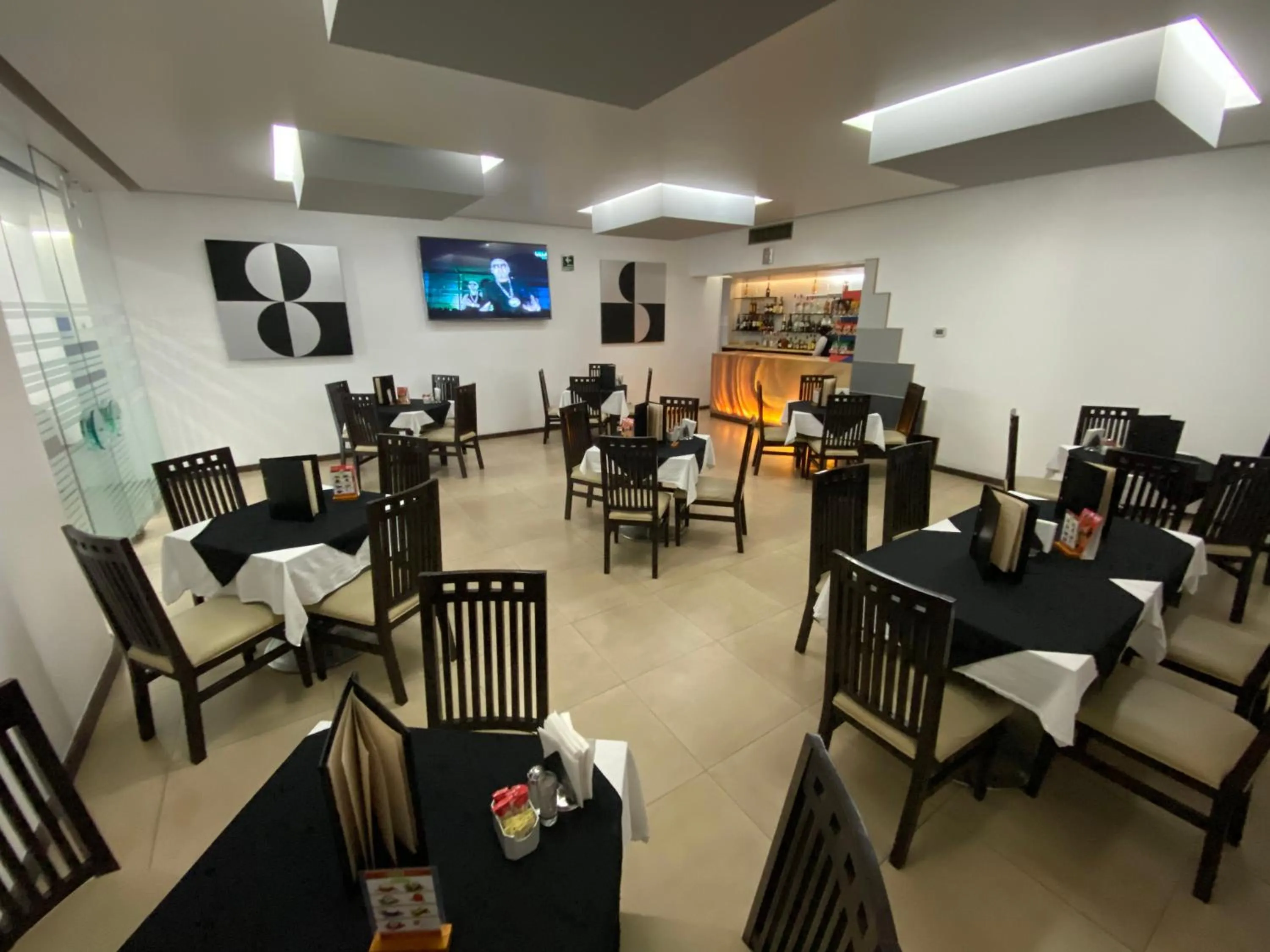 Restaurant/places to eat in Hotel Ibiza Plaza