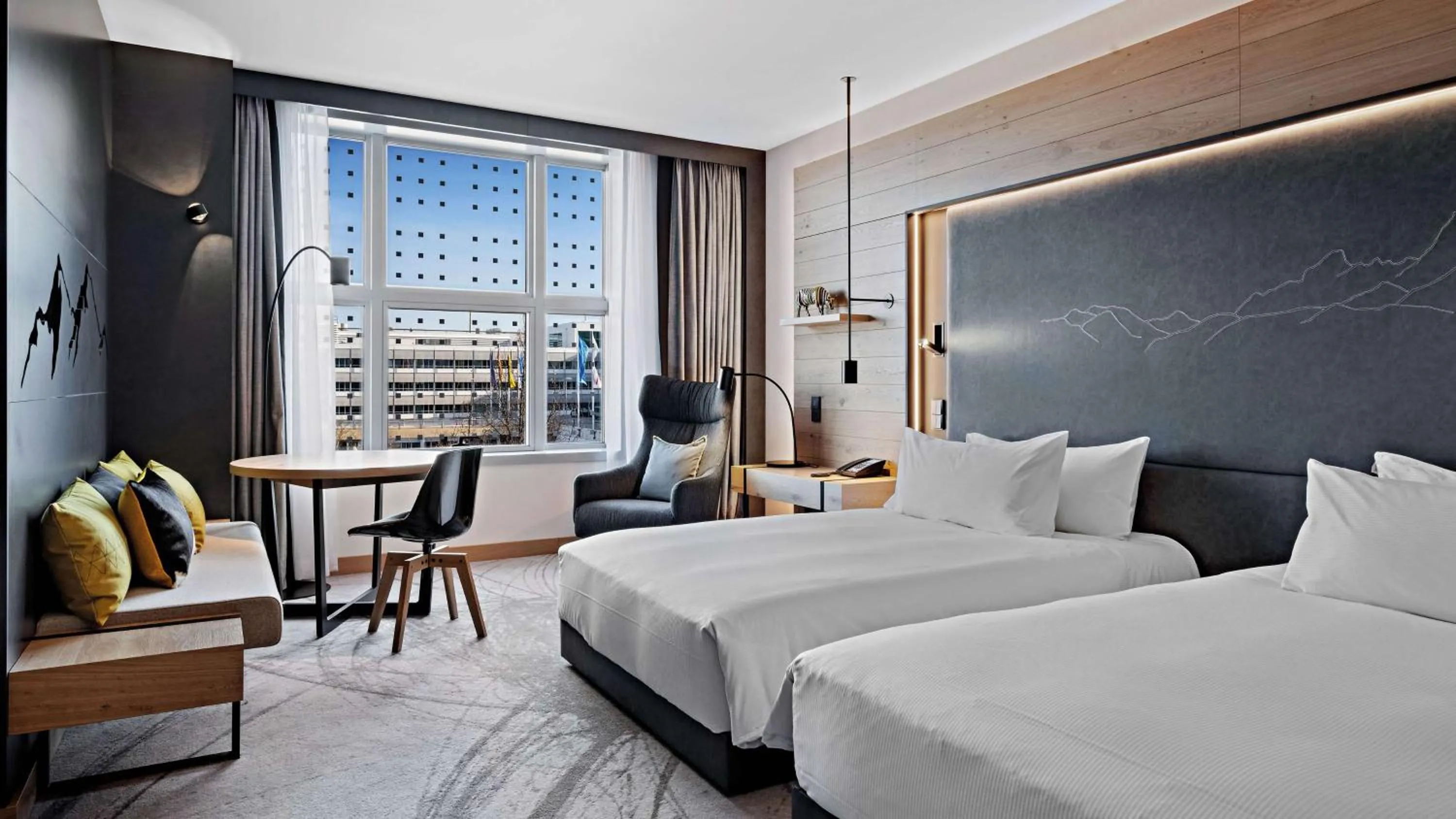 View (from property/room), Bed in Hilton Munich Airport