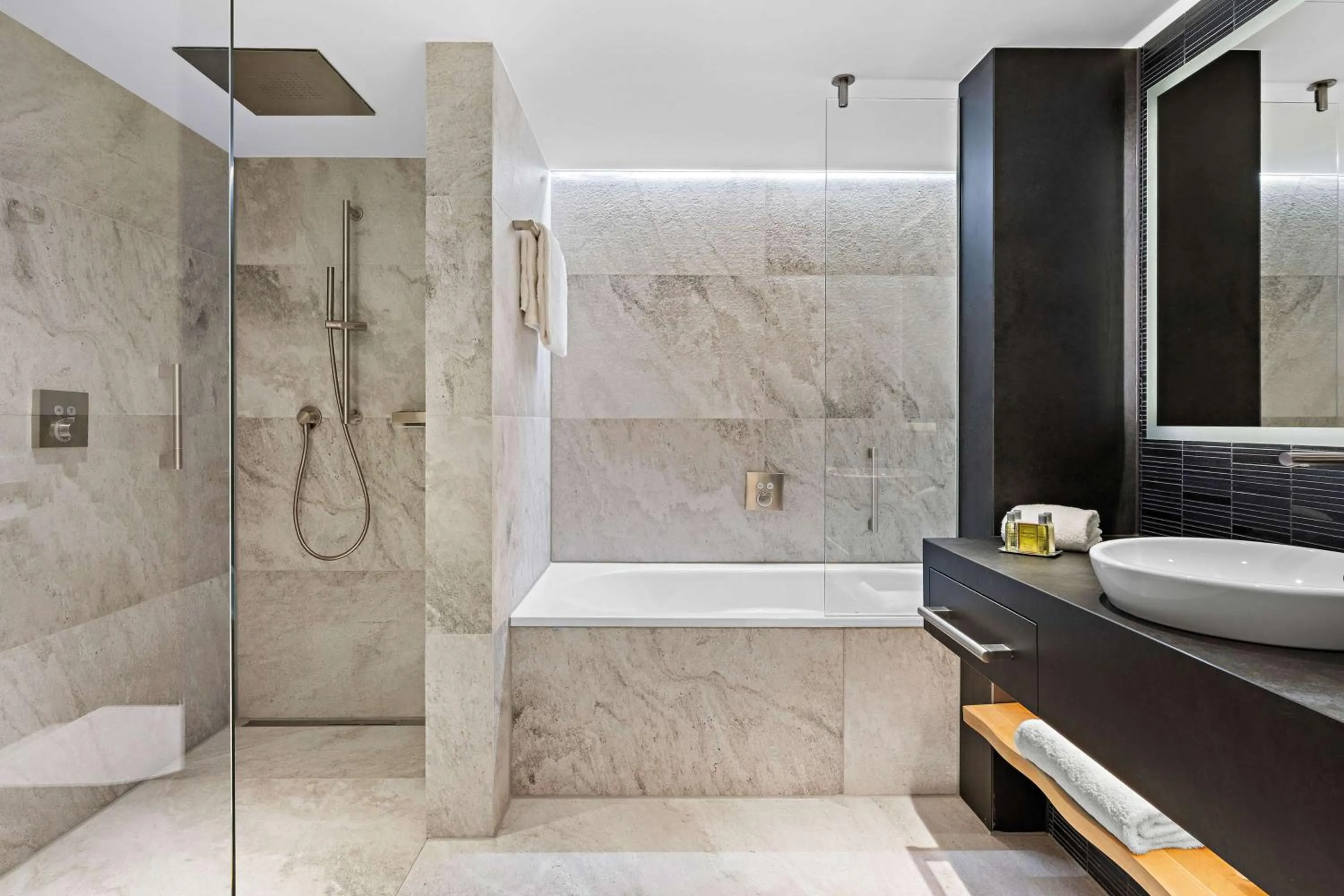 Toilet in Hilton Munich Airport