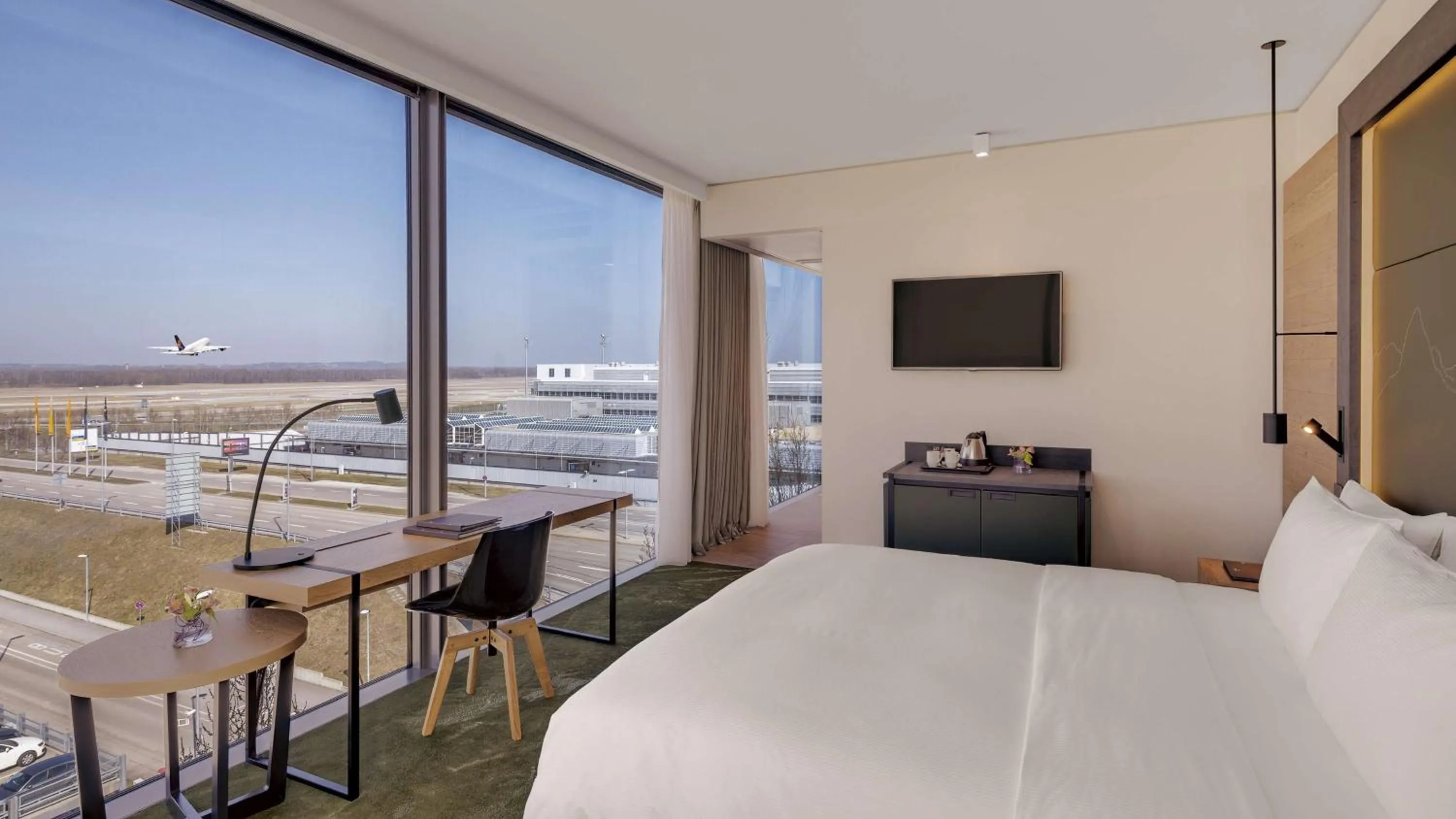Bedroom, Bed in Hilton Munich Airport