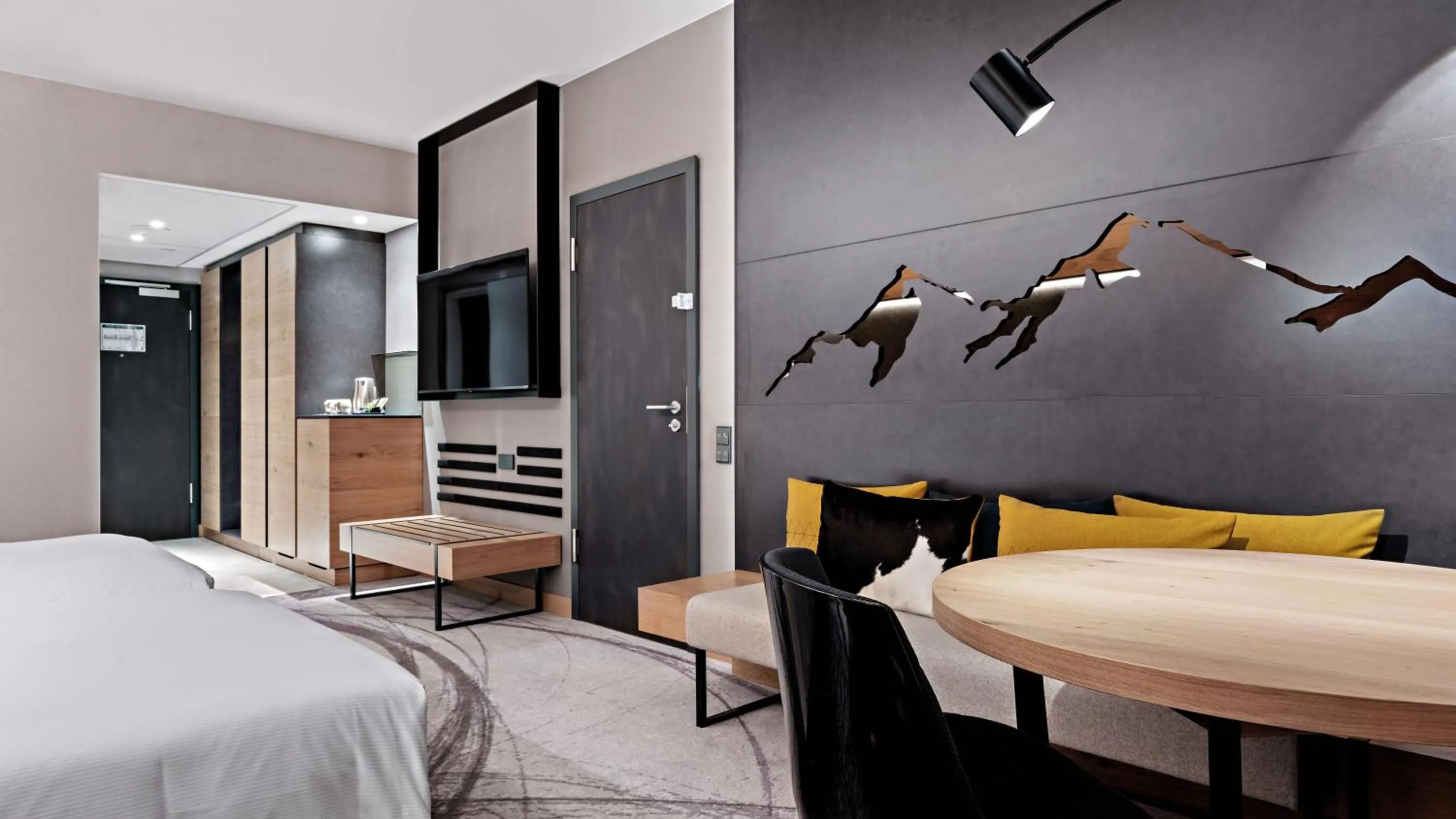 TV and multimedia, Bed in Hilton Munich Airport
