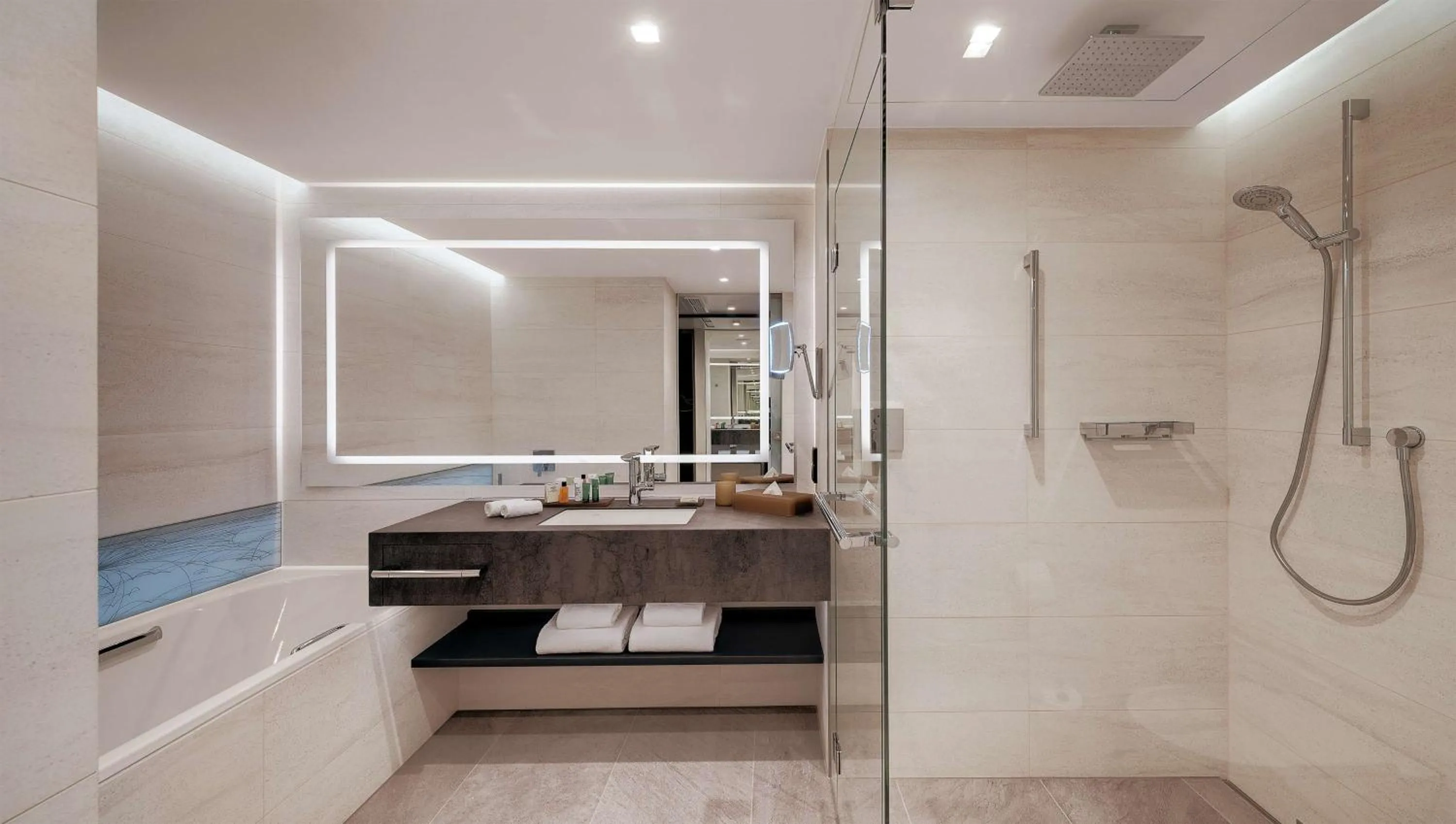 Toilet in Hilton Munich Airport