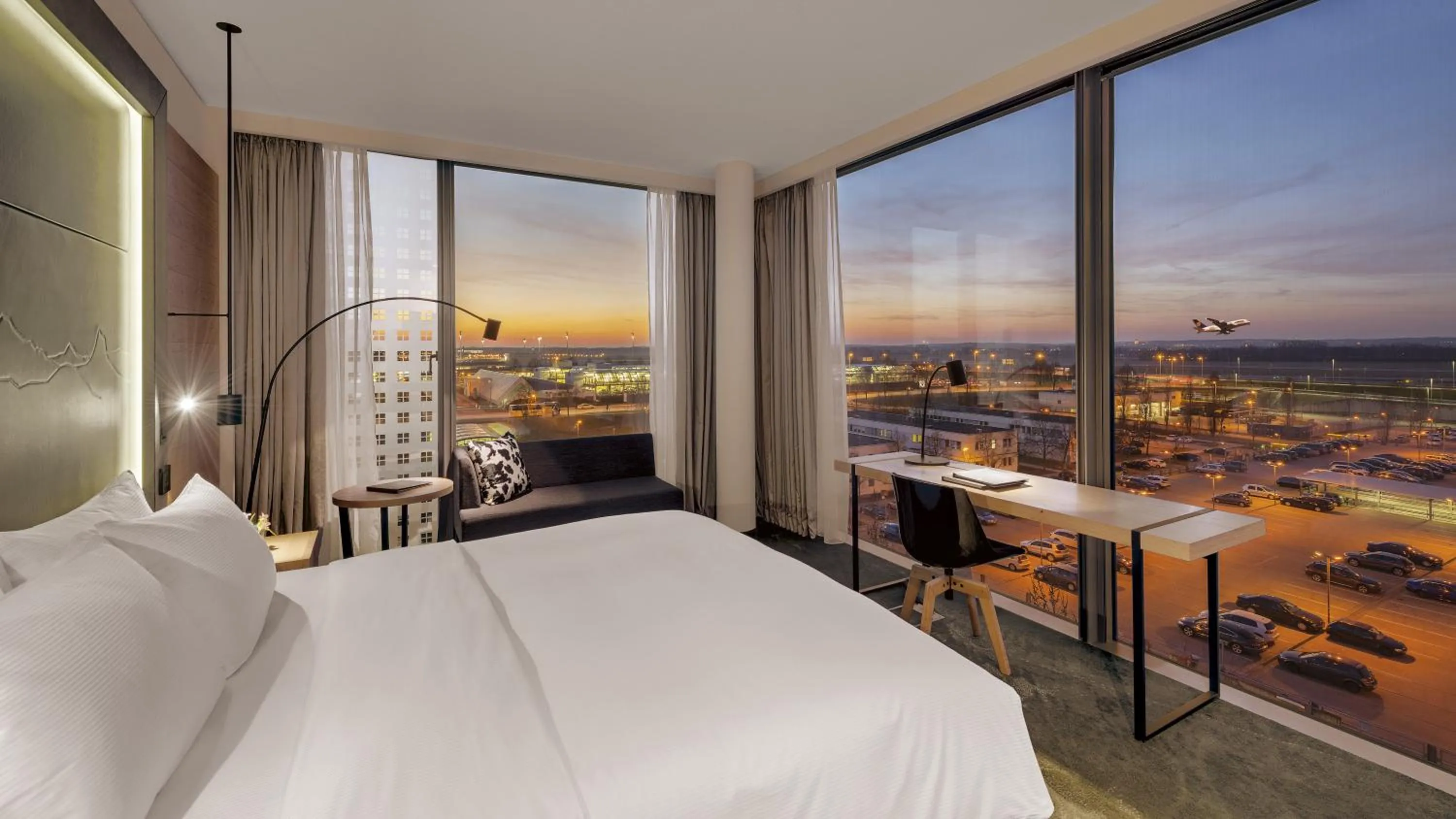 Bedroom, Bed in Hilton Munich Airport