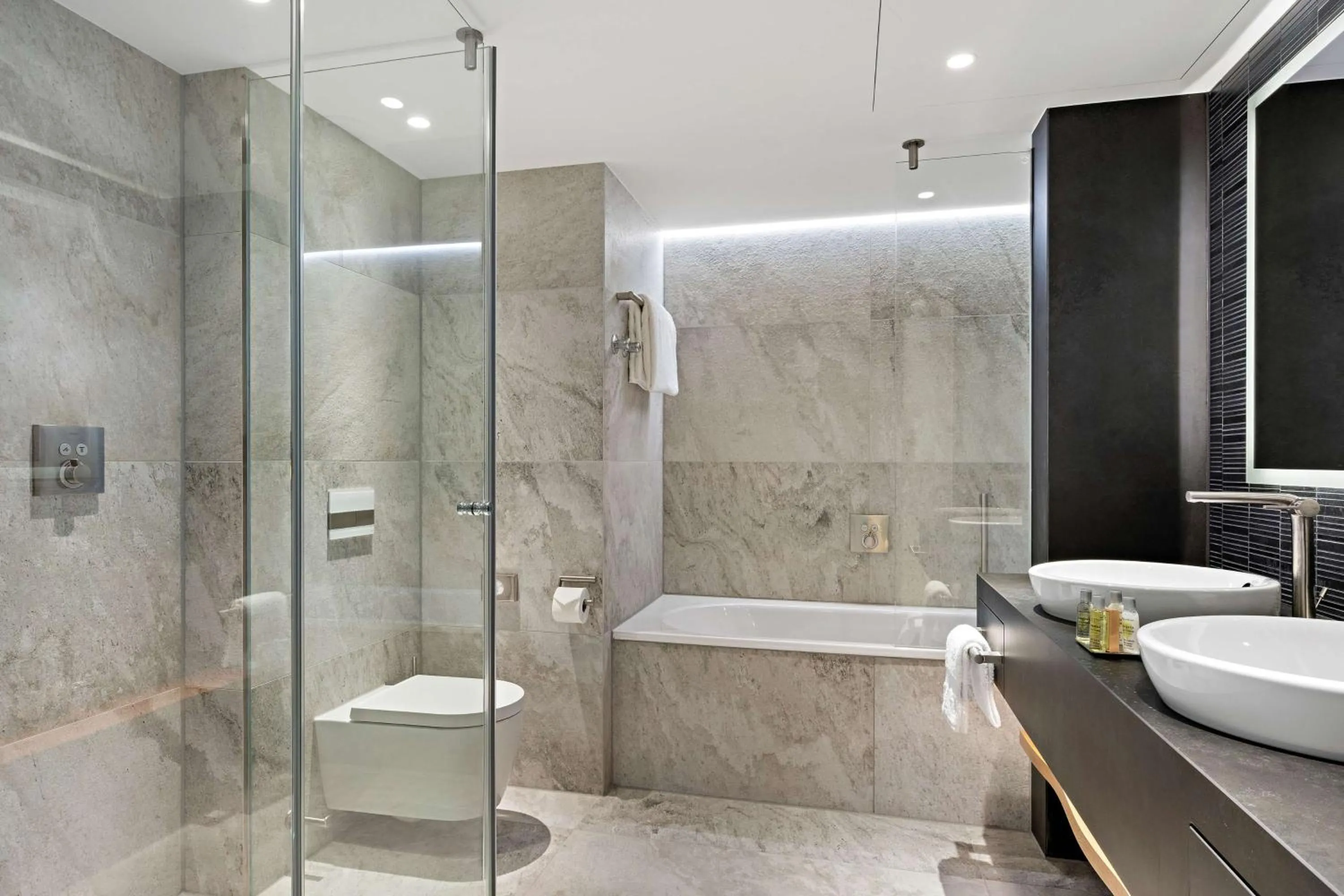 Toilet in Hilton Munich Airport