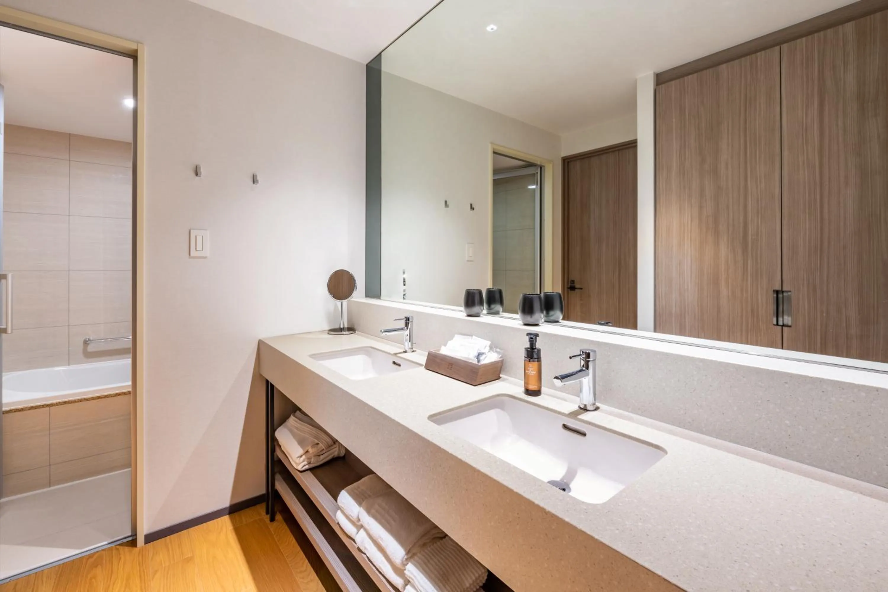 Bathroom in The Gate Hotel Kyoto Takasegawa by Hulic