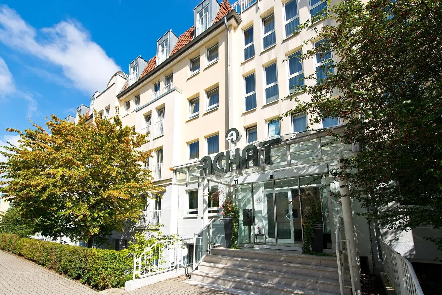 Facade/entrance in ACHAT Hotel Dresden Elbufer Facade/entrance in ACHAT Hotel Dresden Elbufer