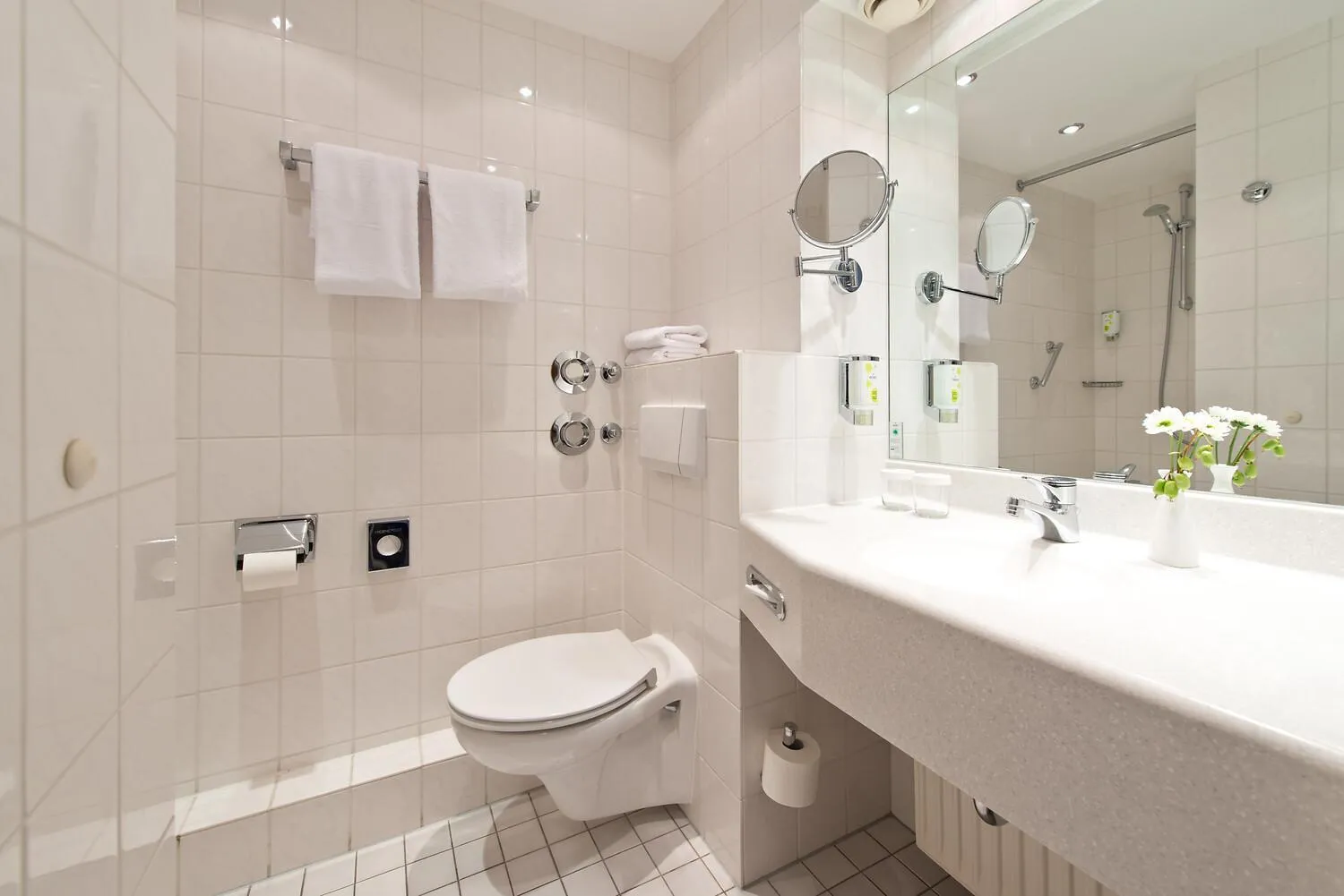 Bathroom in ACHAT Hotel Dresden Elbufer