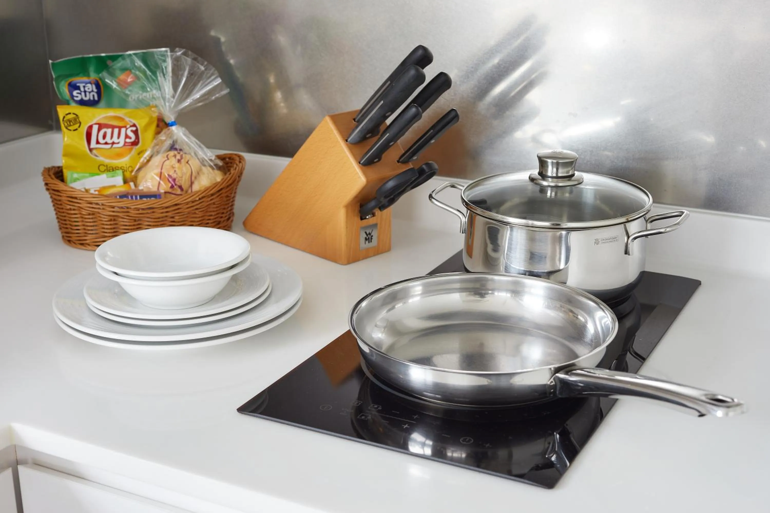 Food and drinks in Wilby Central Serviced Apartments