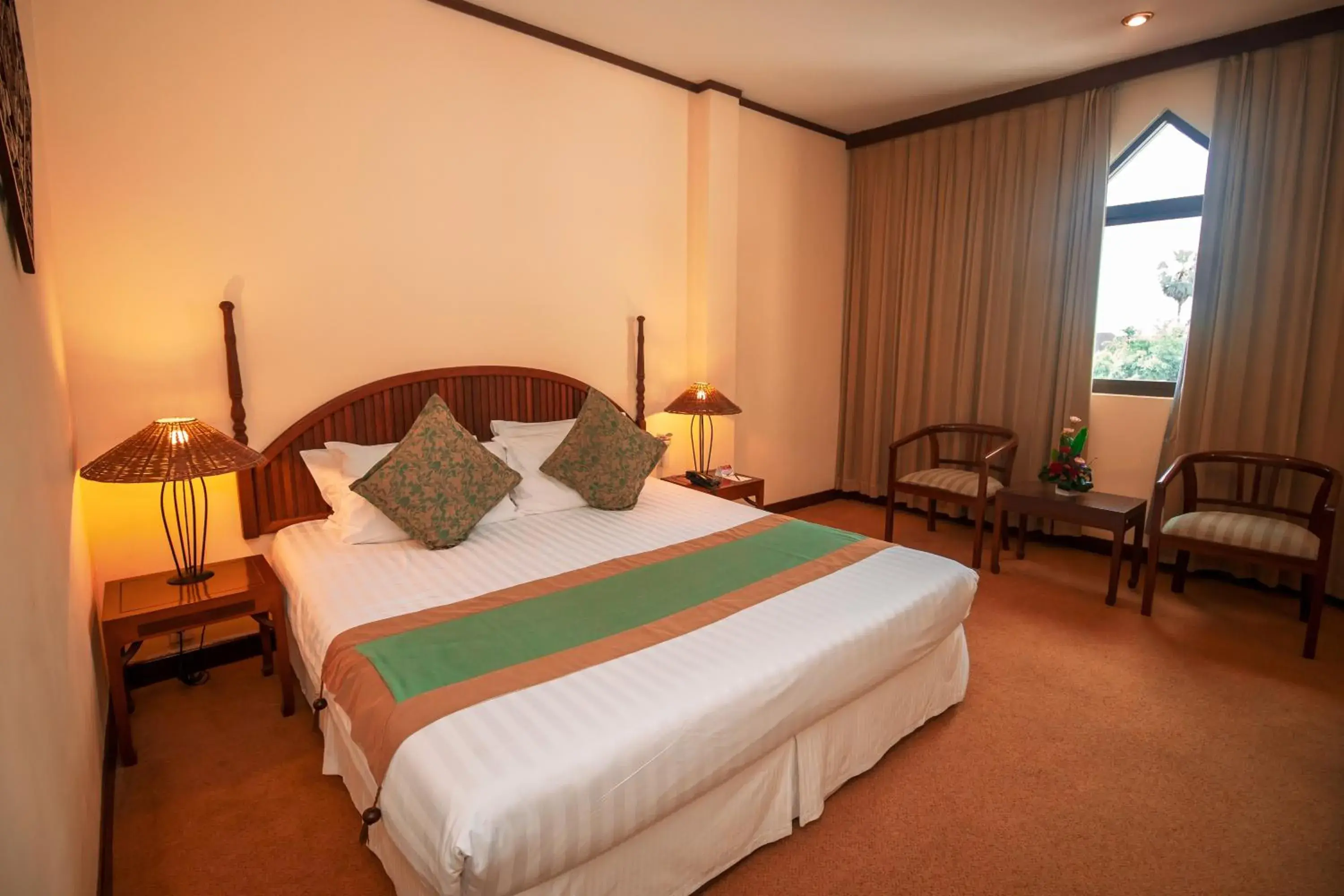 Property building, Bed in LAOTEL VIENTIANE Property building, Bed in LAOTEL VIENTIANE