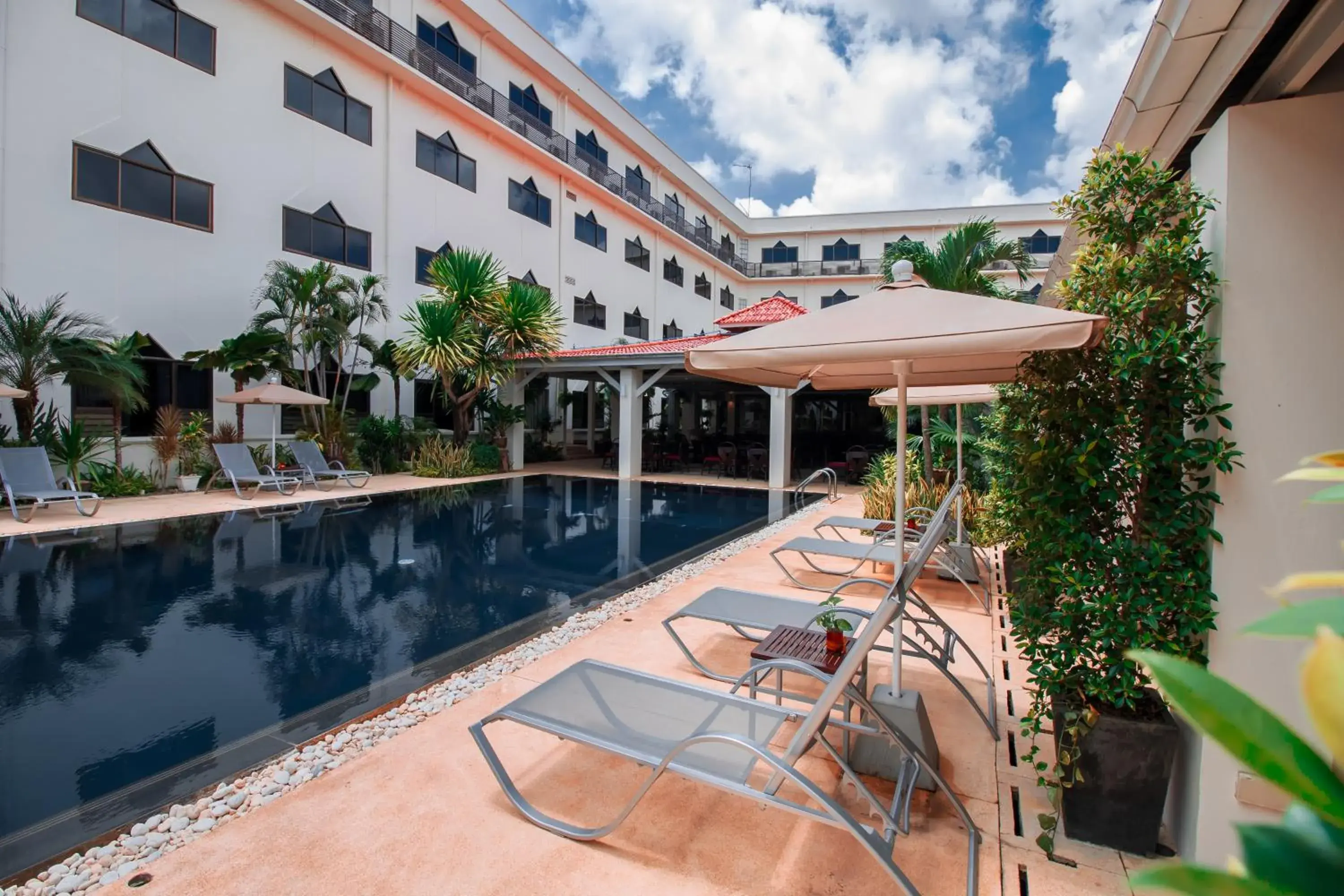 Pool view in LAOTEL VIENTIANE Pool view in LAOTEL VIENTIANE