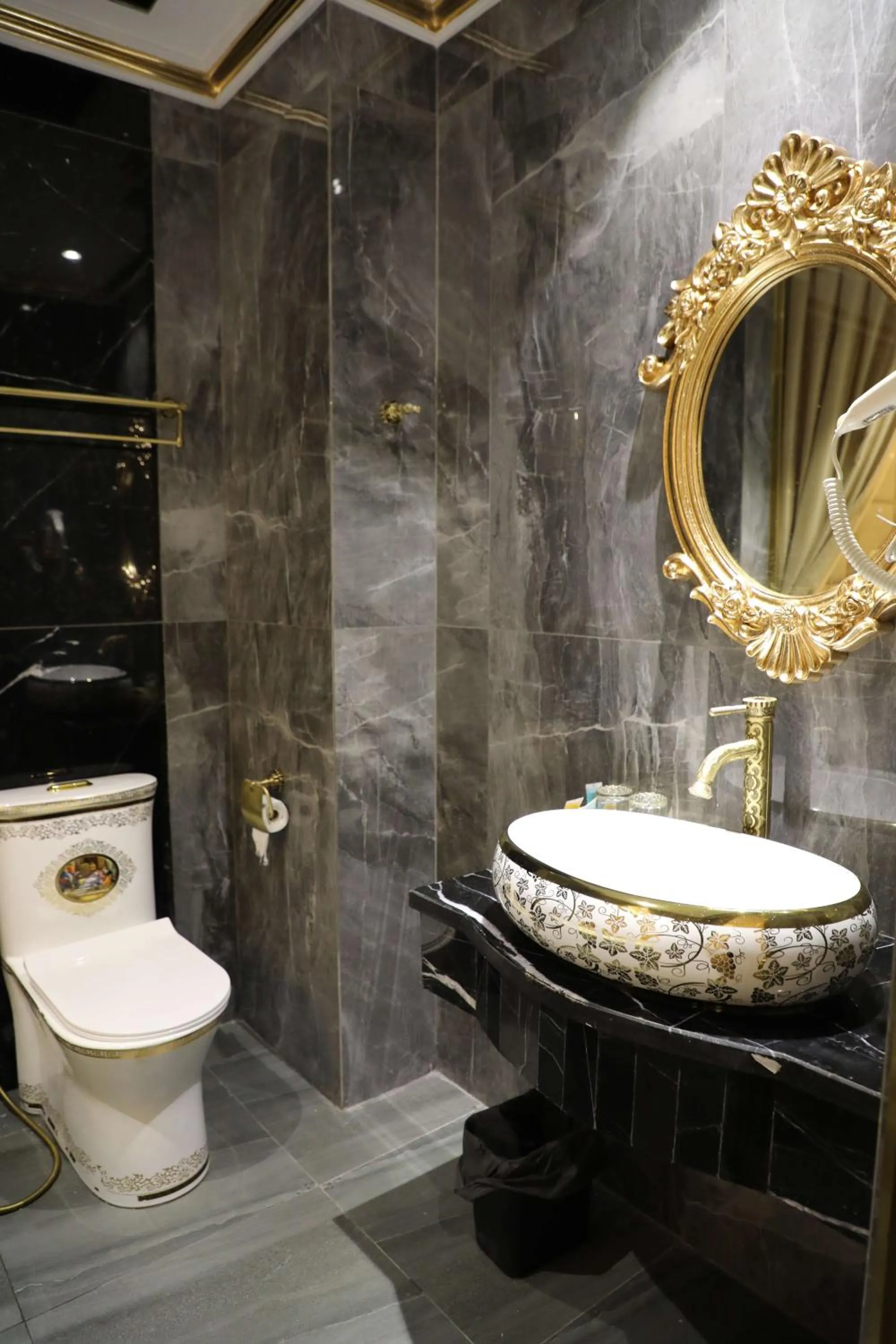 Toilet in Enjoy Hotel 5A