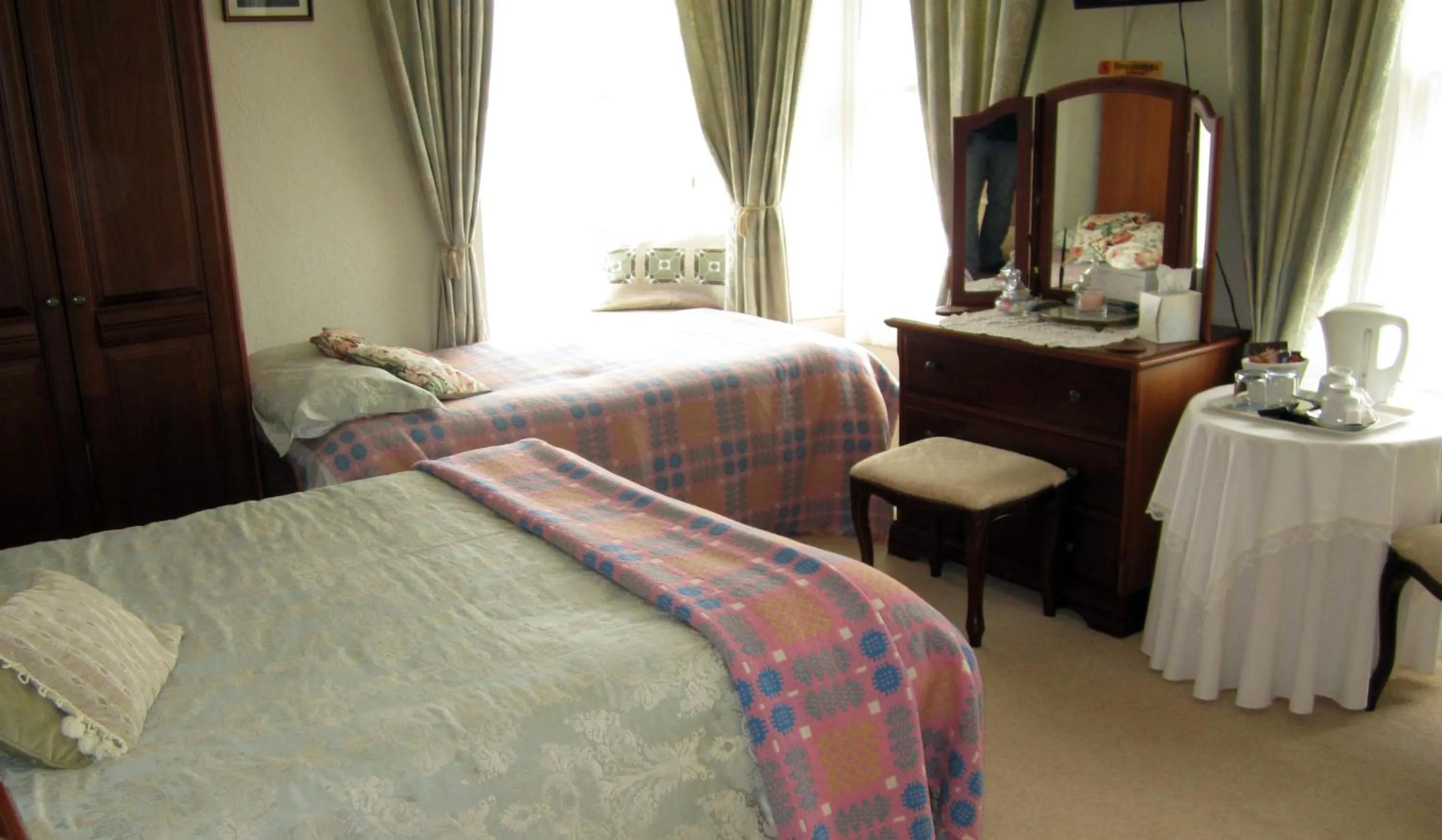Photo of the whole room, Bed in Beechwood House