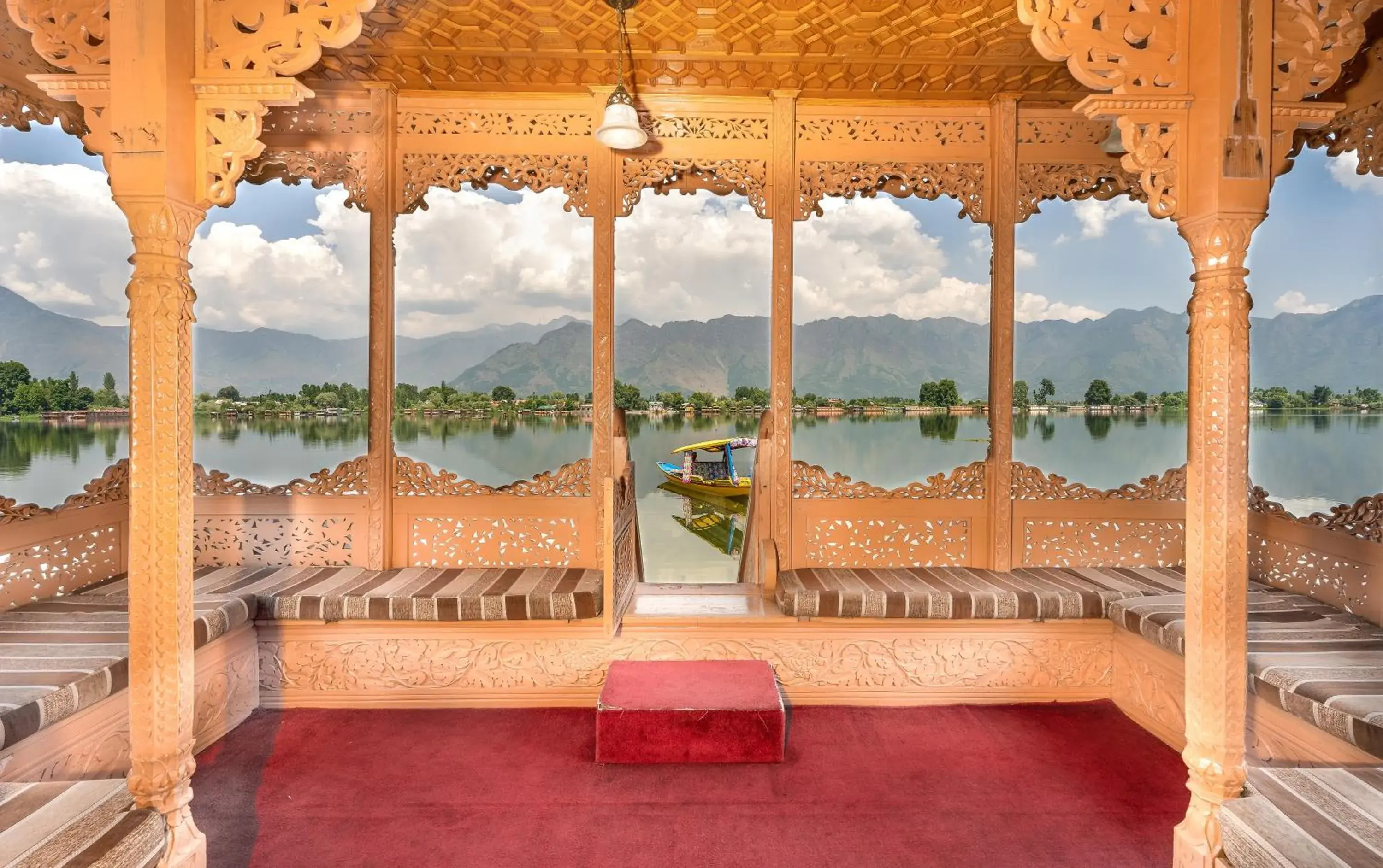 Lobby or reception in WelcomHeritage Gurkha Houseboats Lobby or reception in WelcomHeritage Gurkha Houseboats