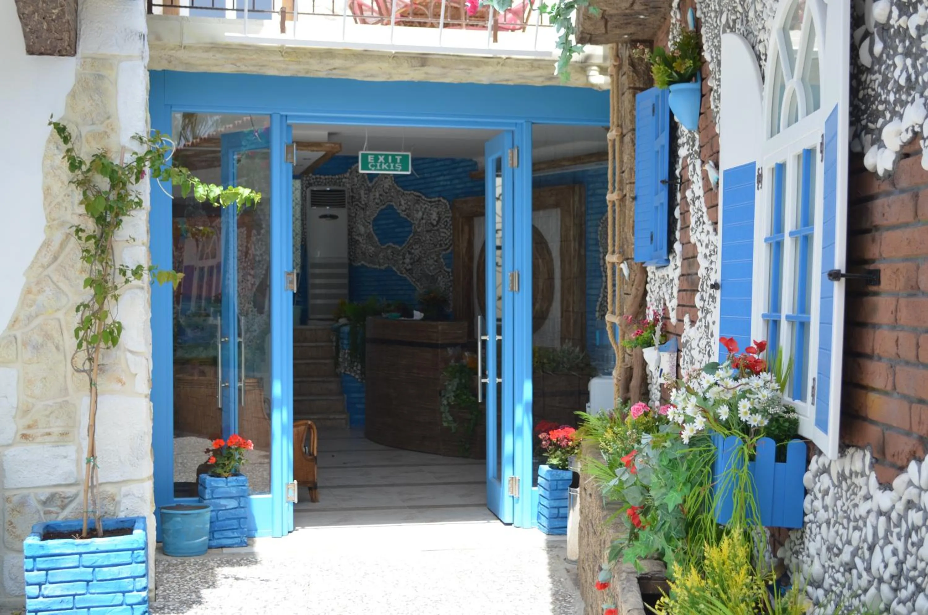 DOUBLE INN MARİNA HOTEL