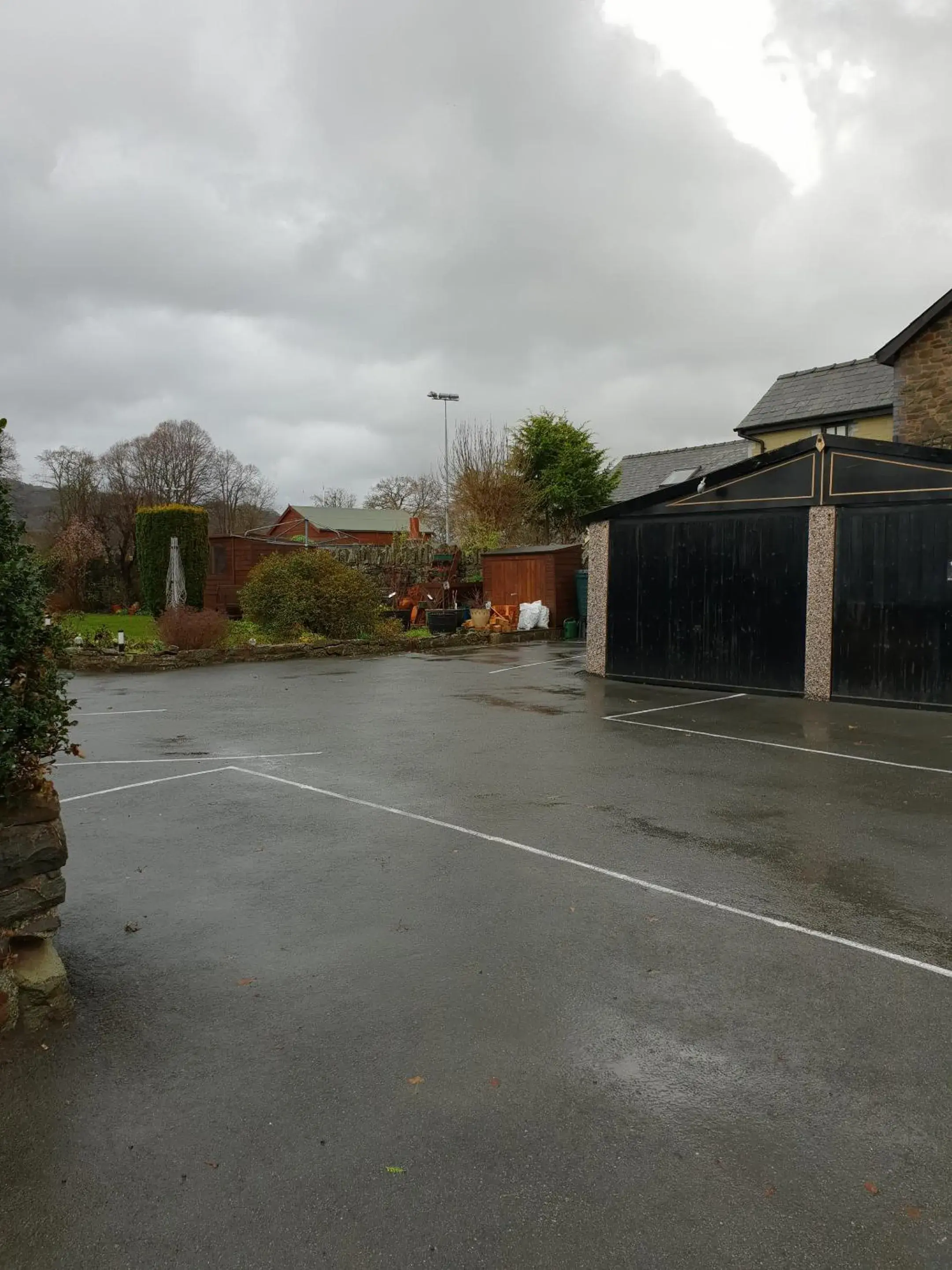 Property building in Bronwye Property building in Bronwye