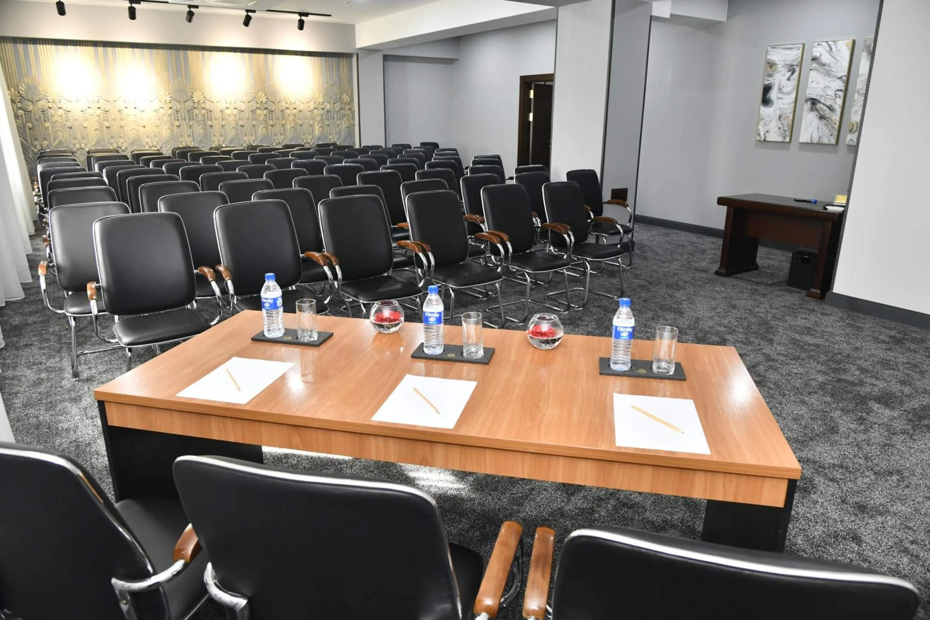 Business facilities in Krokus Plaza