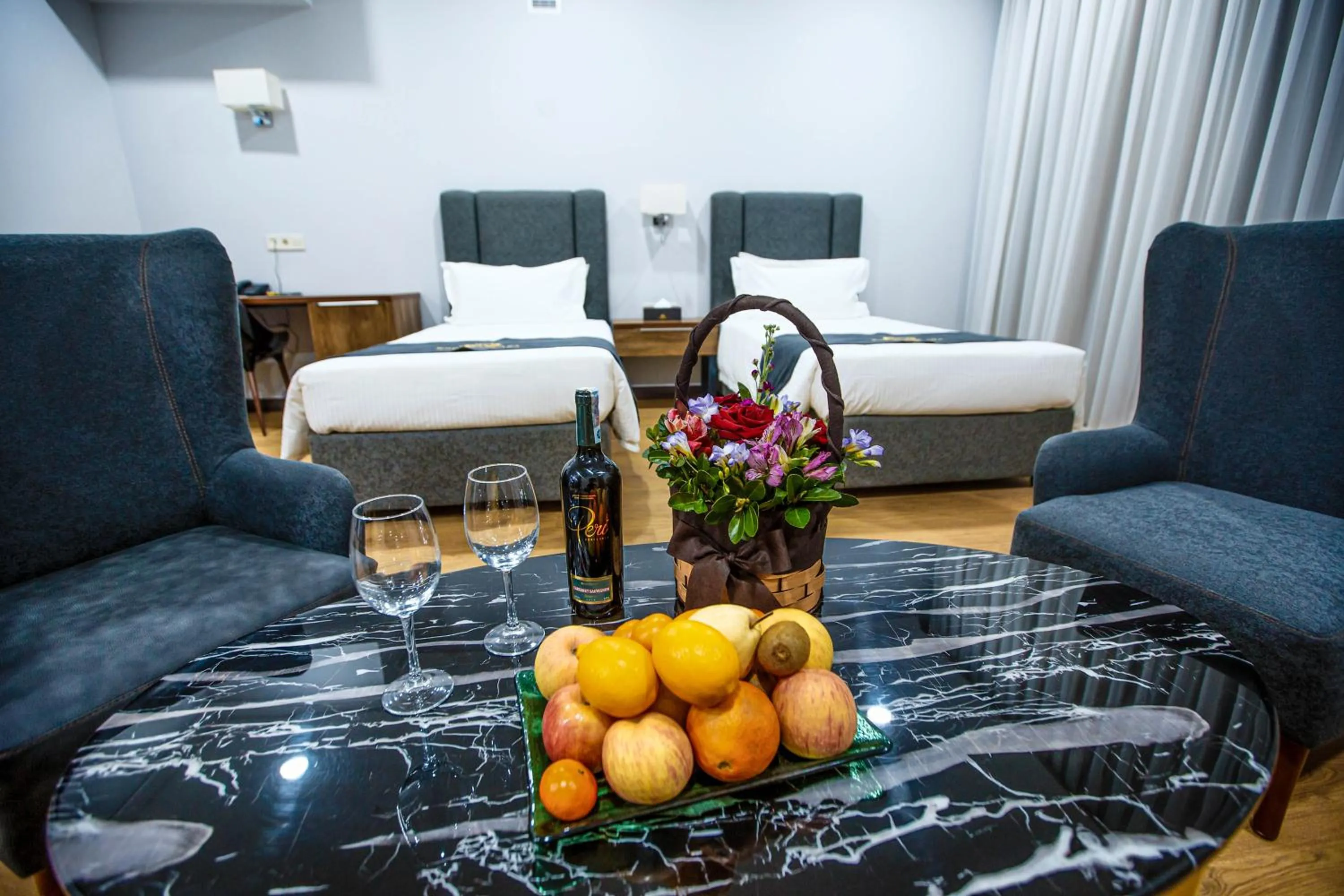 Living room, Bed in Krokus Plaza