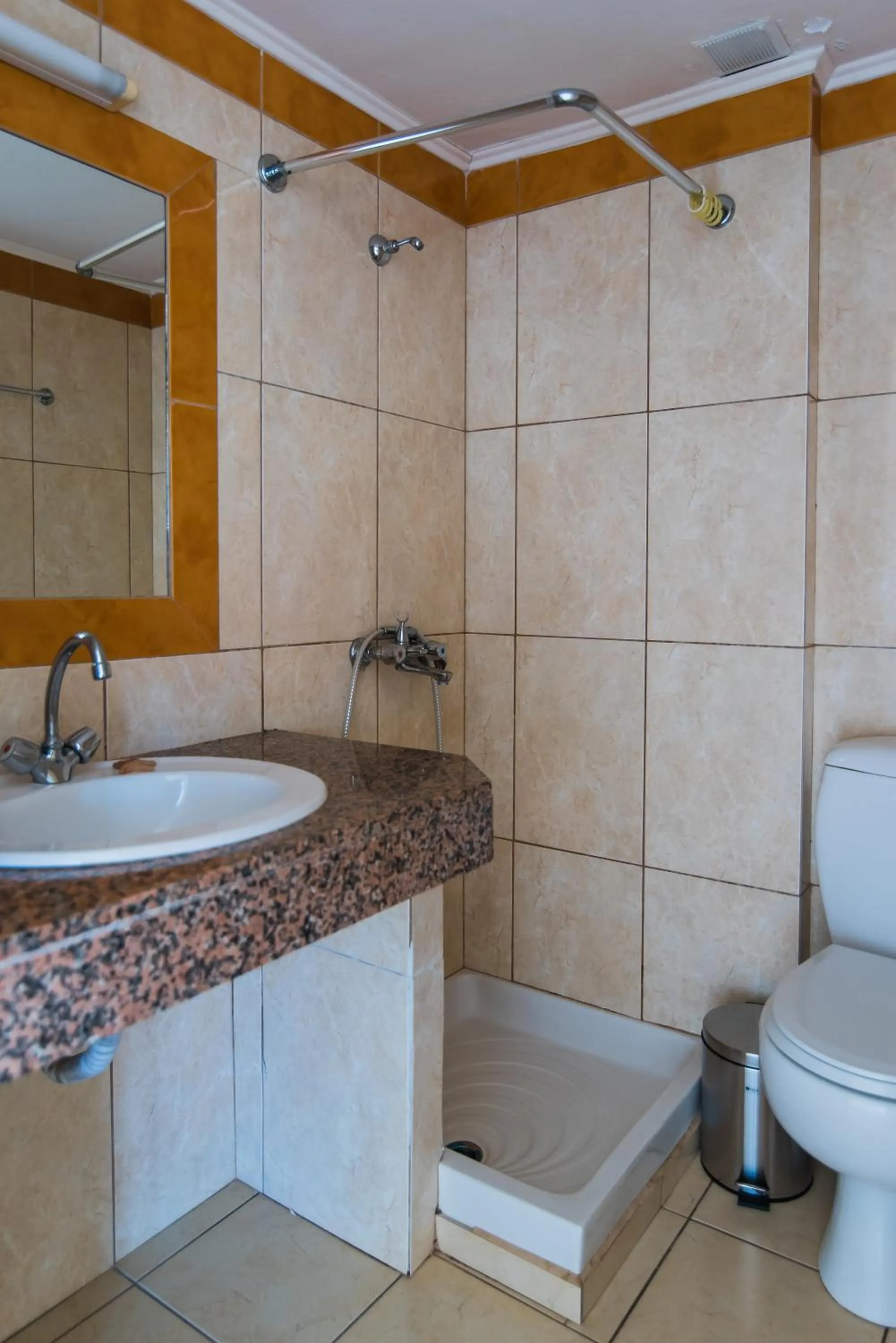 Bathroom in Ilios 1 Central