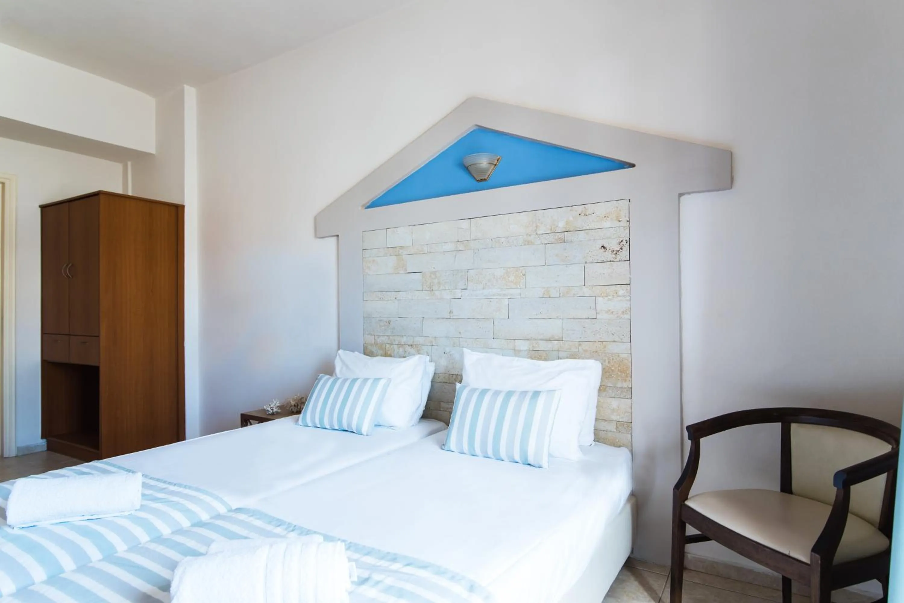 Bed in Ilios 1 Central