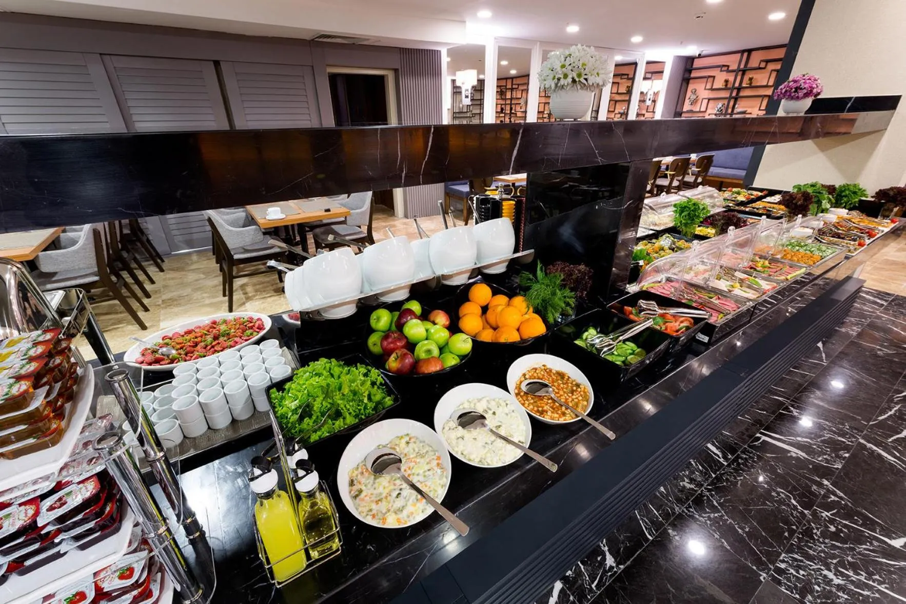 Food and drinks in Four Sides Sisli