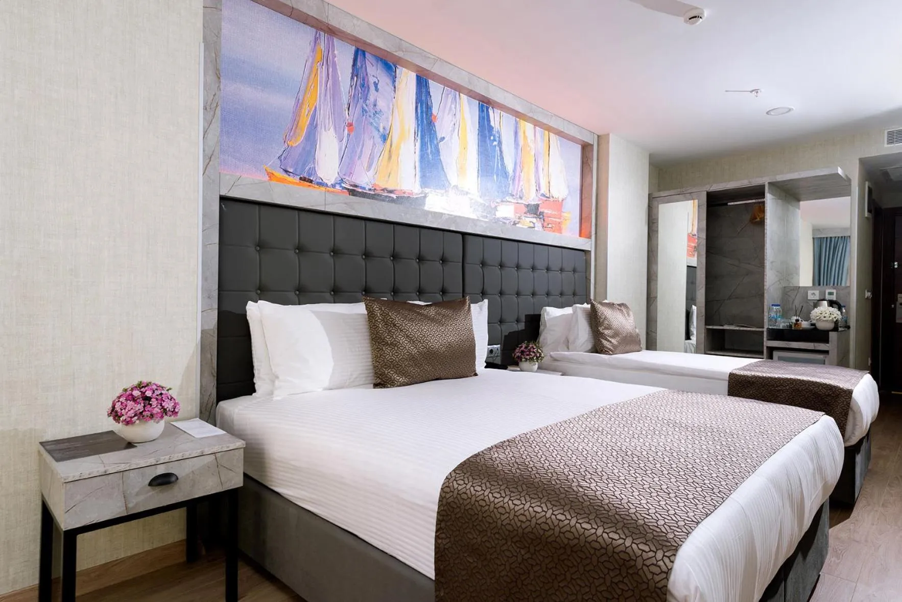 Bed in Four Sides Sisli