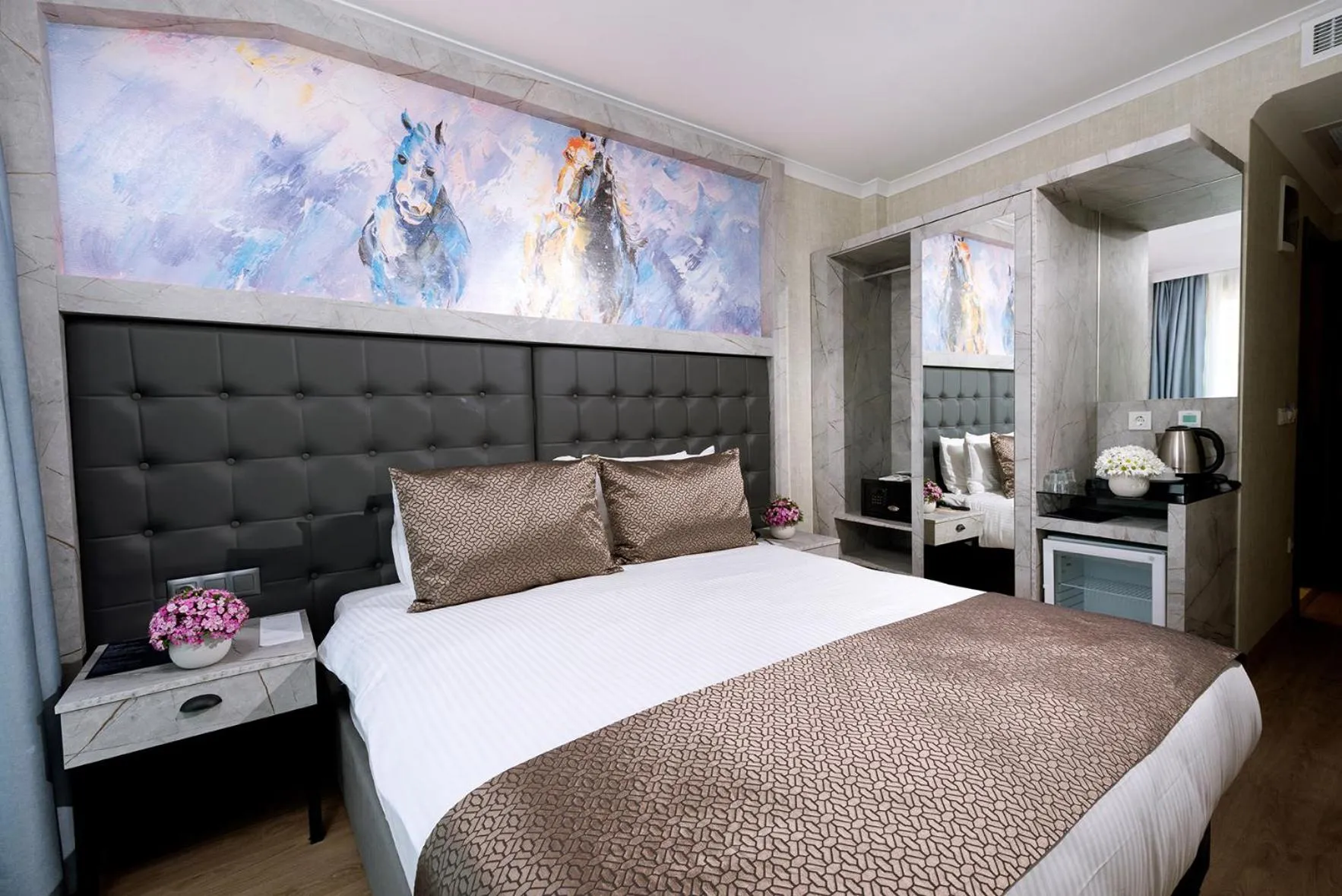 Bed in Four Sides Sisli