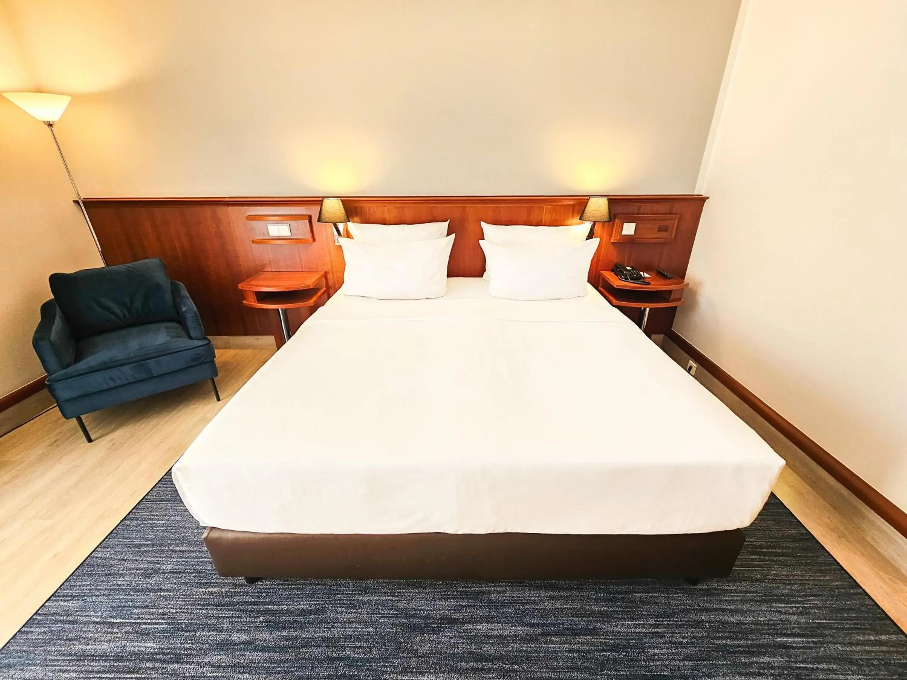 Bedroom, Bed in Radisson Blu Park Hotel & Conference Centre Bedroom, Bed in Radisson Blu Park Hotel & Conference Centre