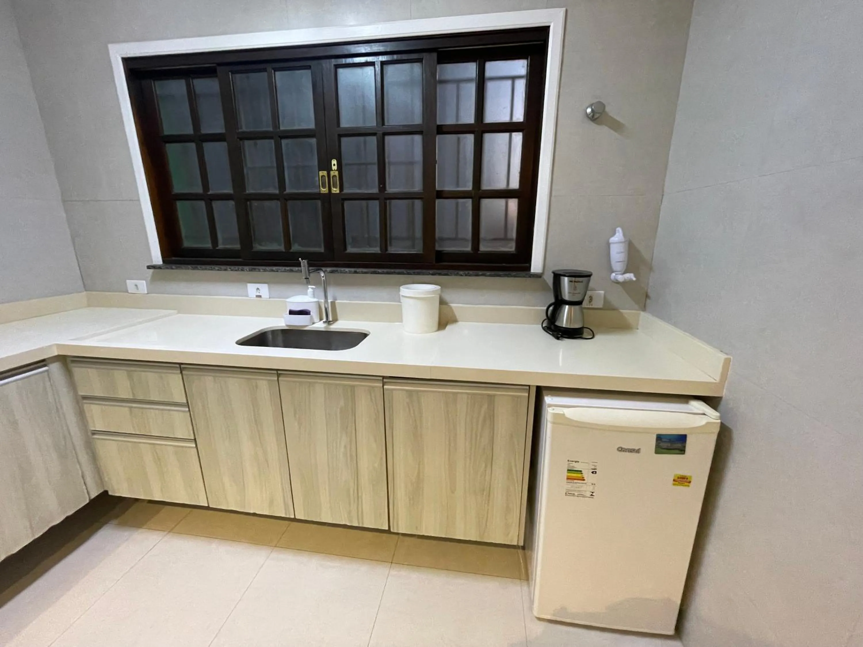 Communal kitchen in Pousada Chilli Brasil