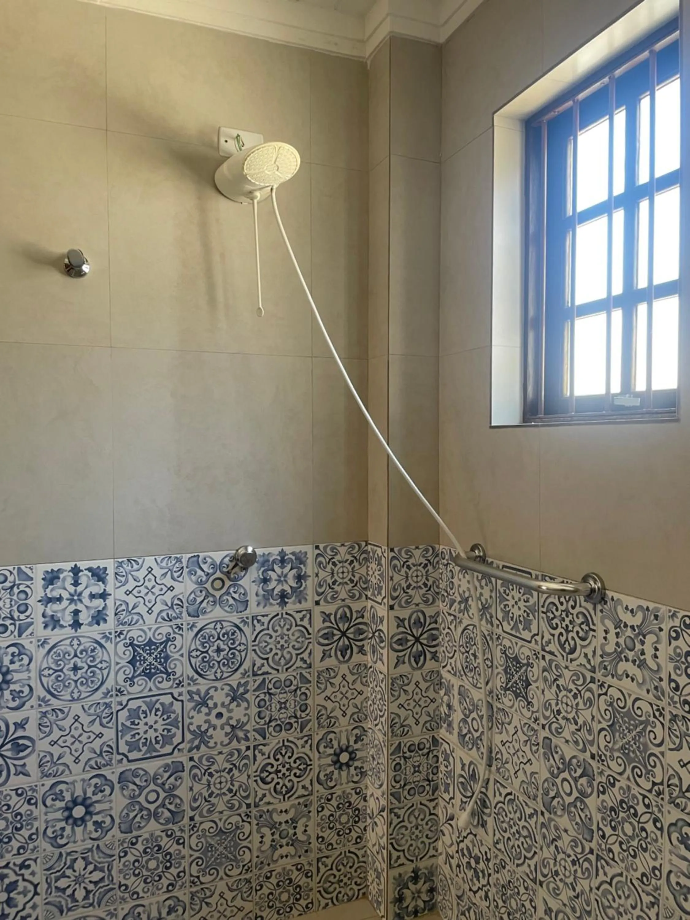 Shower in Pousada Chilli Brasil