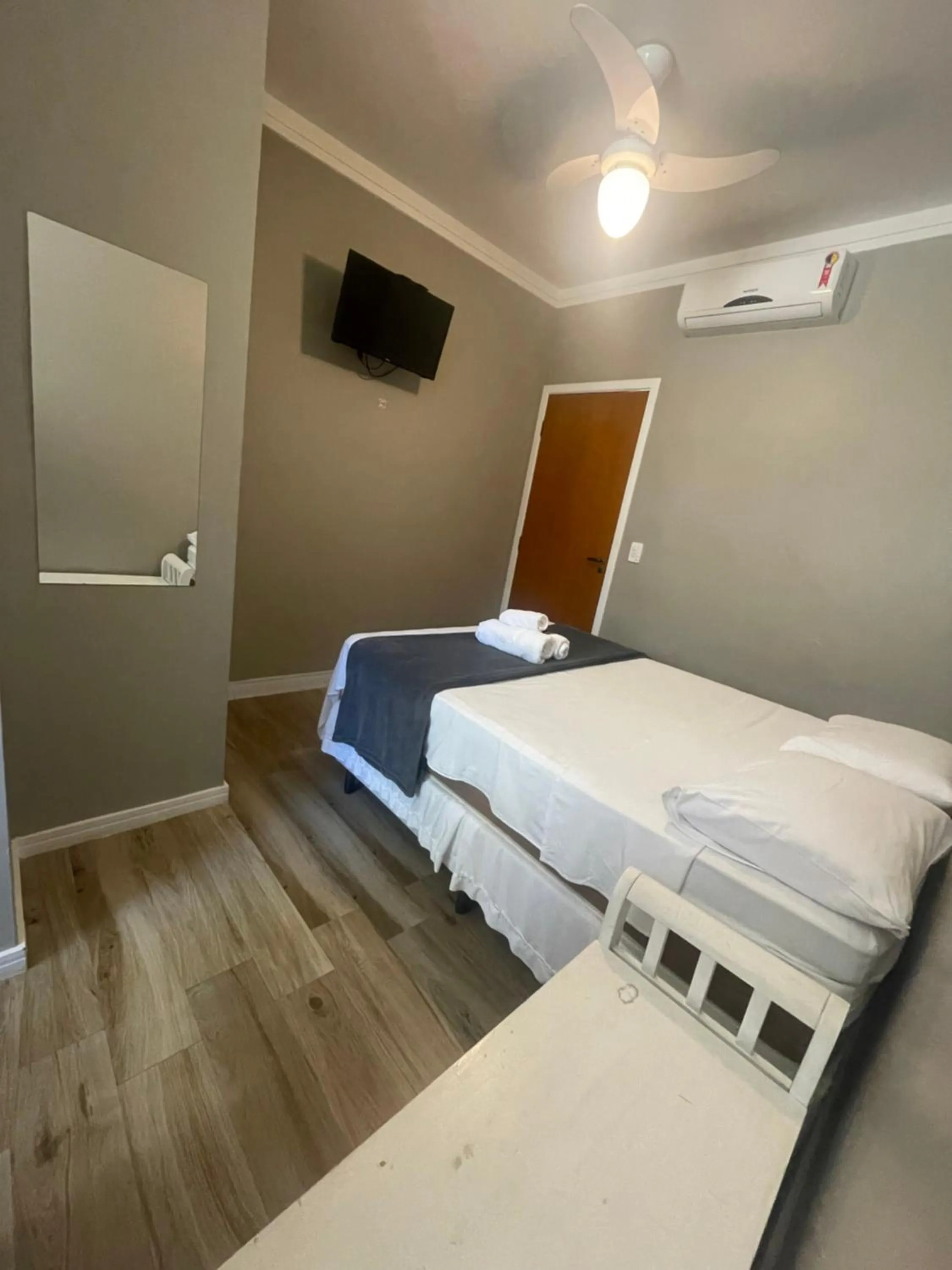 TV and multimedia, Bed in Pousada Chilli Brasil