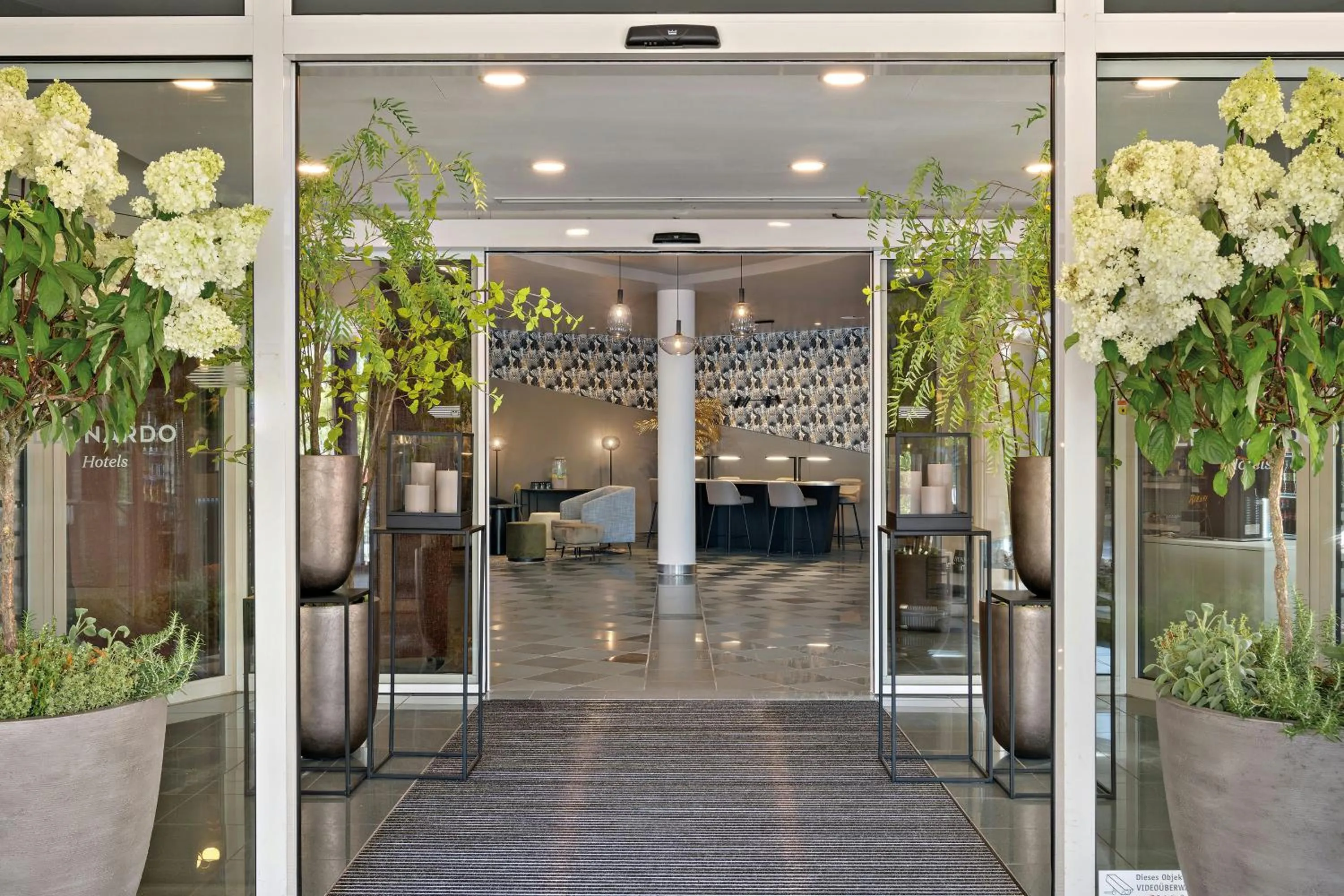 Facade/entrance in Leonardo Hotel Mainz