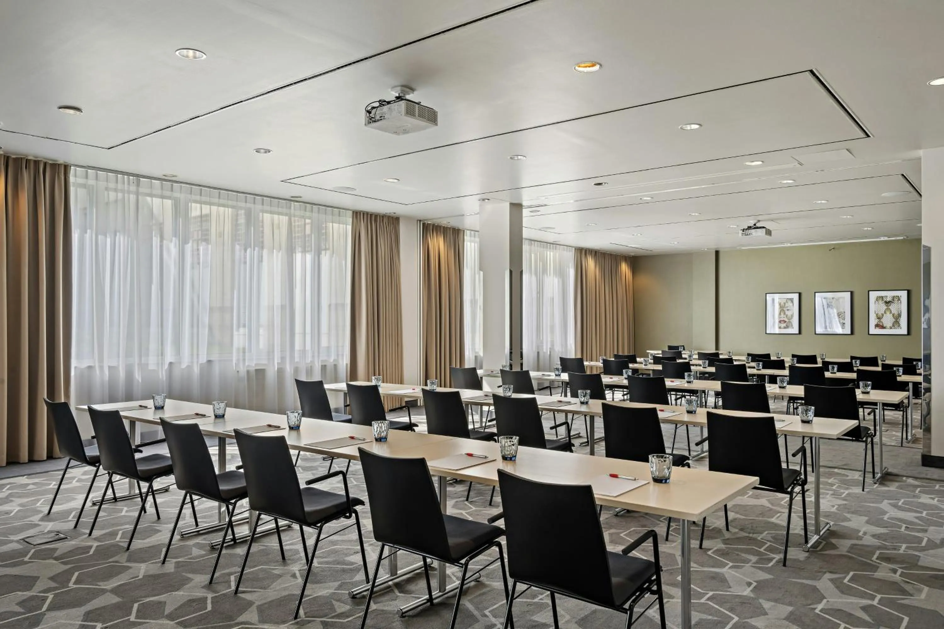 Meeting/conference room in Leonardo Hotel Mainz