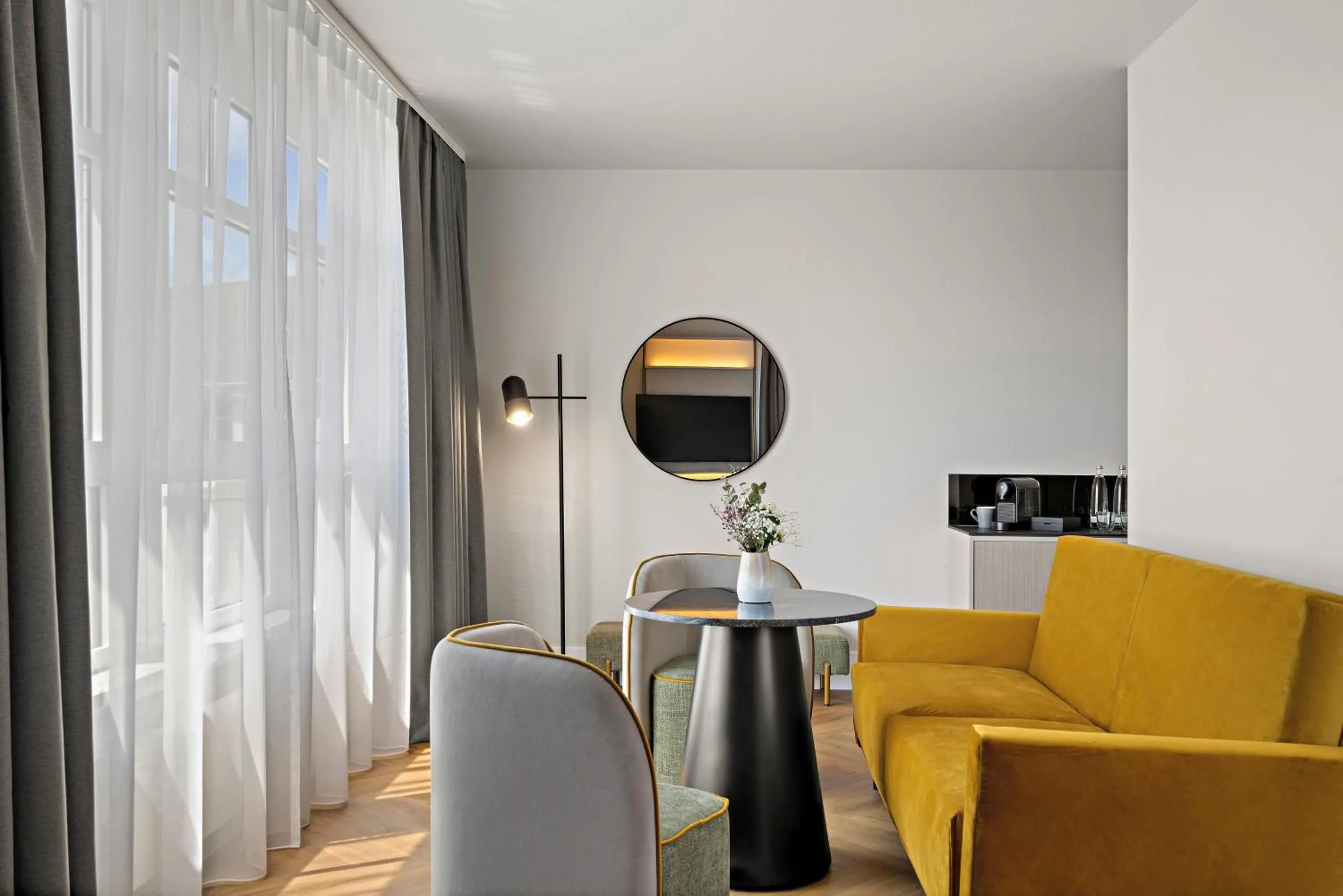 Bedroom in Leonardo Hotel Mainz