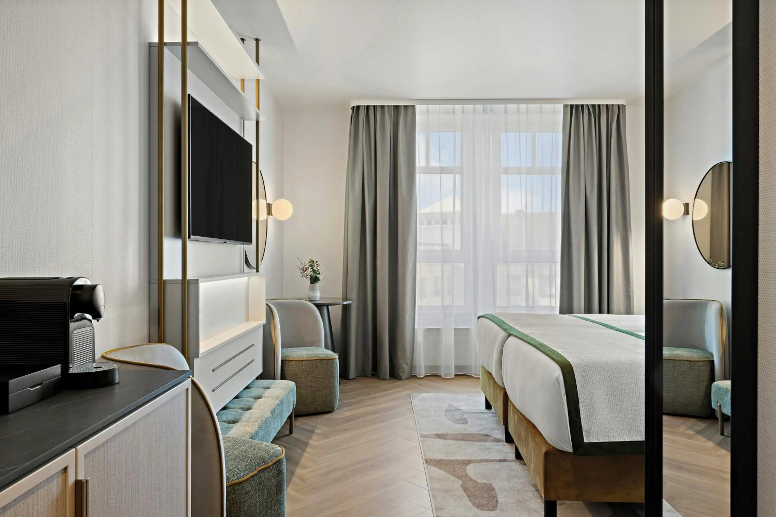 Photo of the whole room, Bed in Leonardo Hotel Mainz