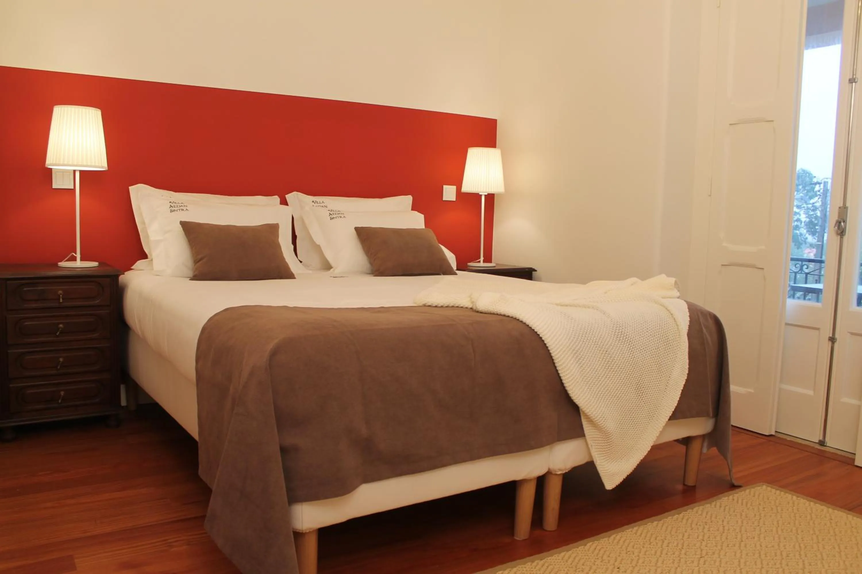 Photo of the whole room, Bed in Villa Aedan Sintra