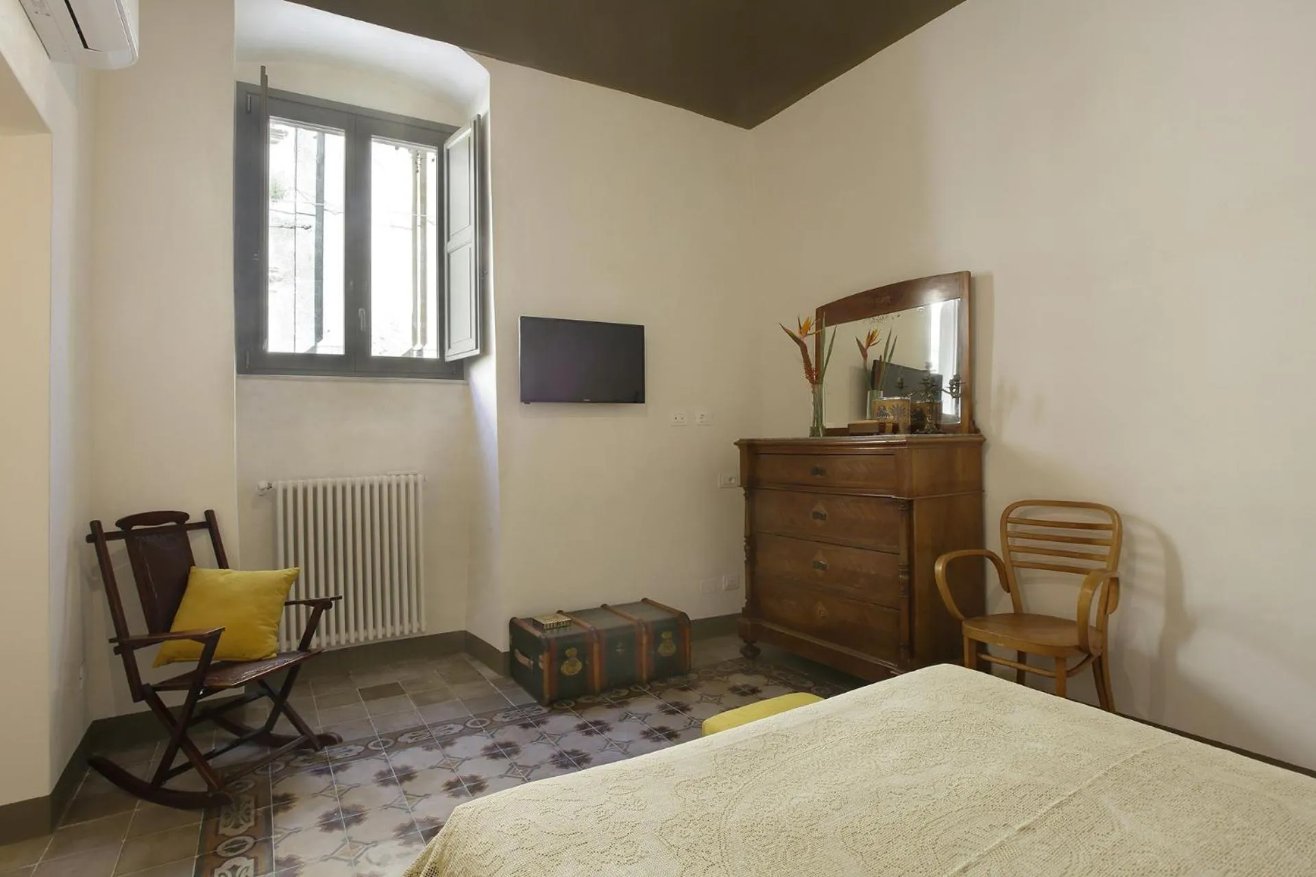Photo of the whole room, Bed in Nicotera Apartment