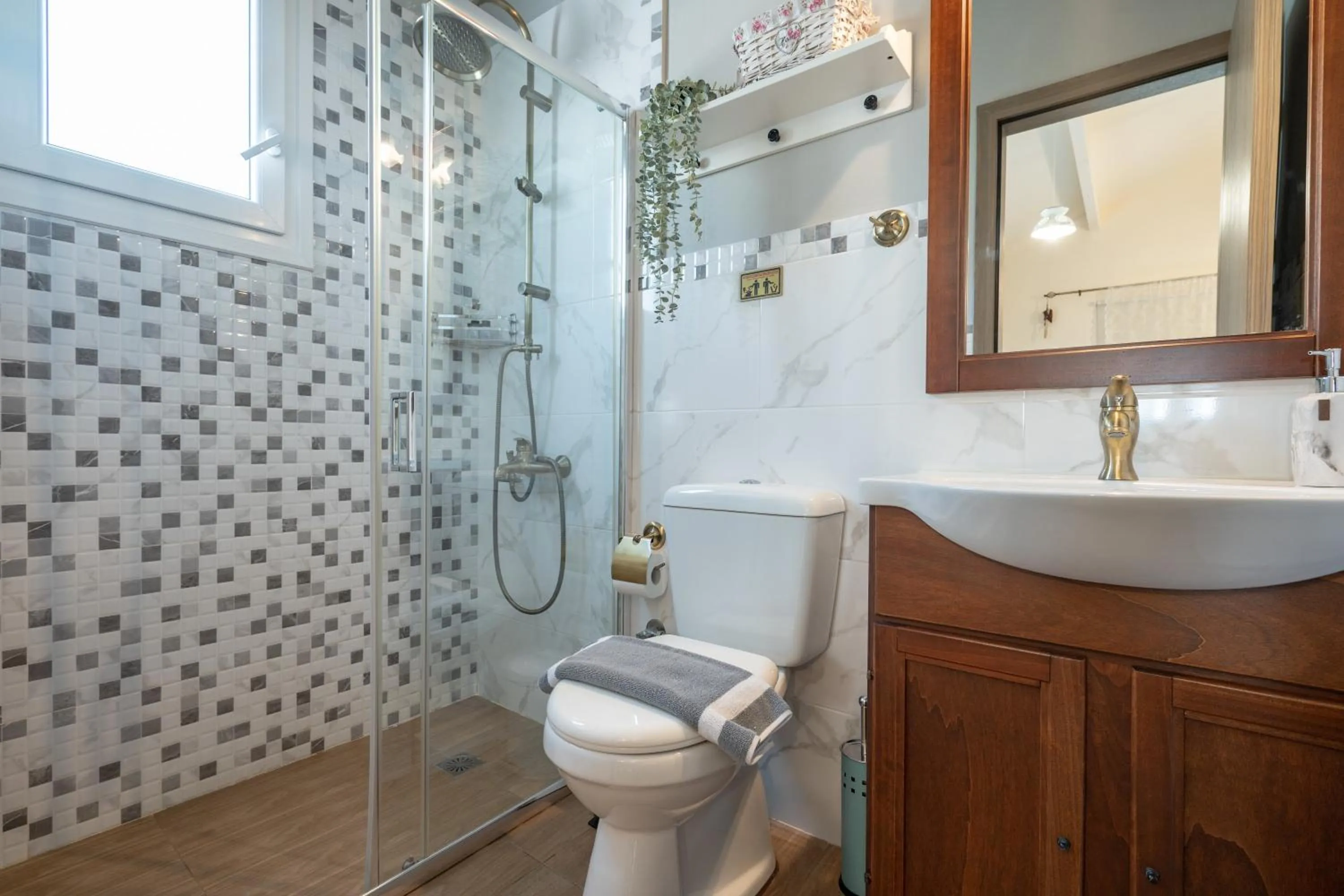 Shower in Olympia's Apartments by Traser