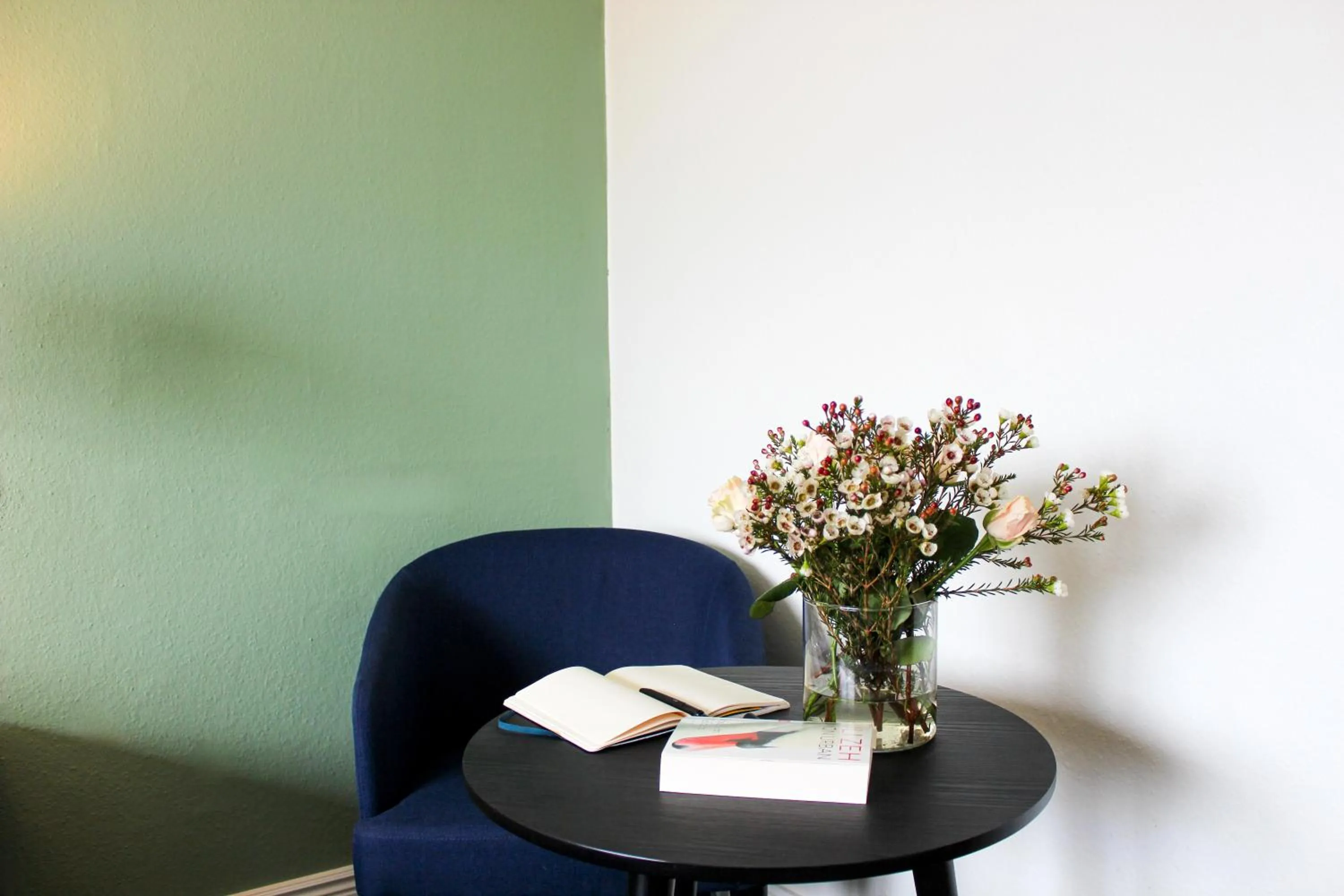 Decorative detail in Good Morning + Berlin City East