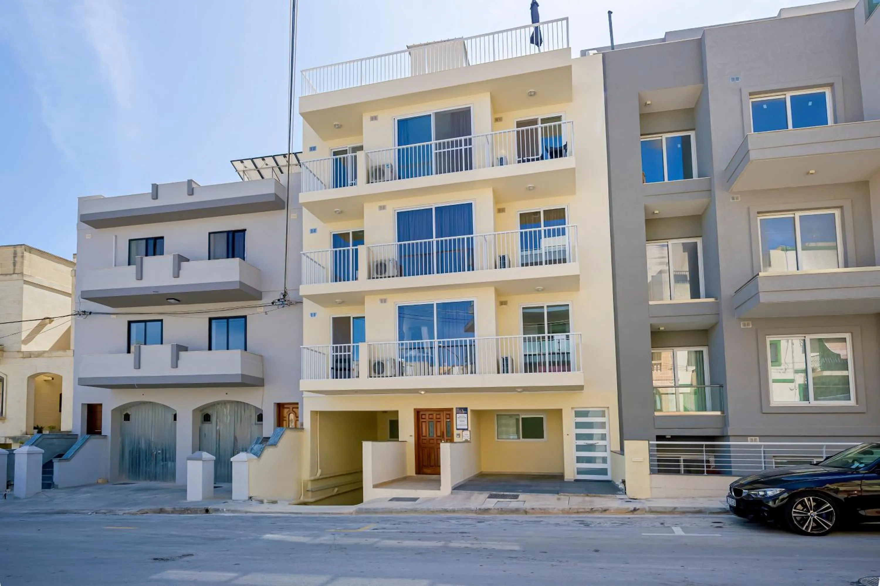 Facade/entrance in Summer Breeze Apartment with panoramic terrace - by Getawaysmalta