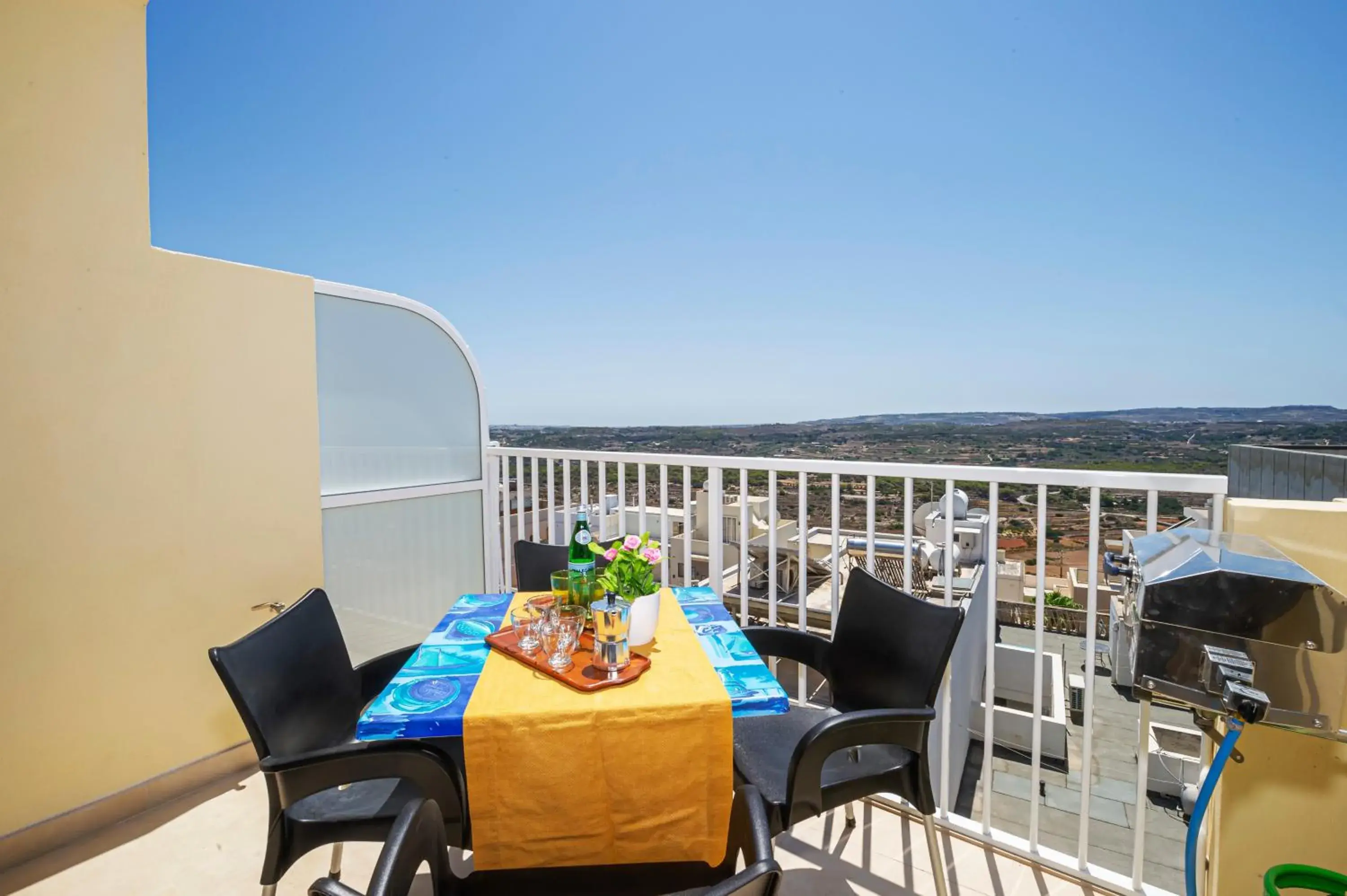 Summer Breeze Apartment with panoramic terrace - by Getawaysmalta Summer Breeze Apartment with panoramic terrace - by Getawaysmalta