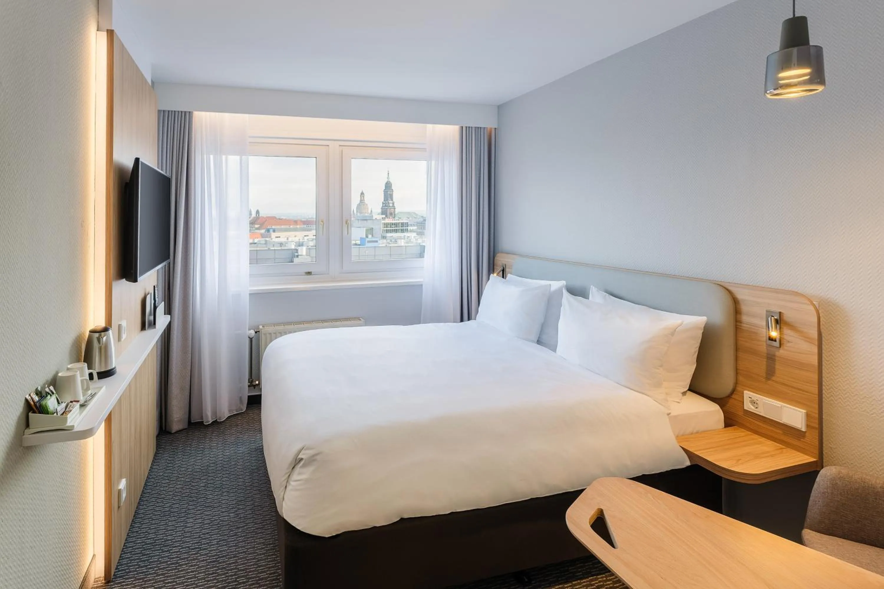 Bedroom, Bed in Holiday Inn Express Dresden Zentrum by IHG