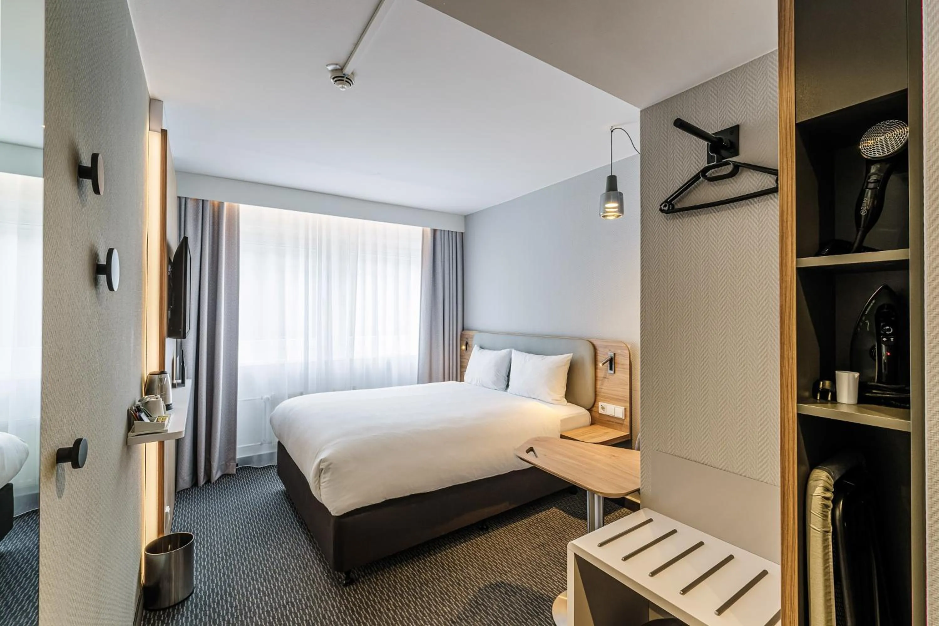 Bedroom, Bed in Holiday Inn Express Dresden Zentrum by IHG