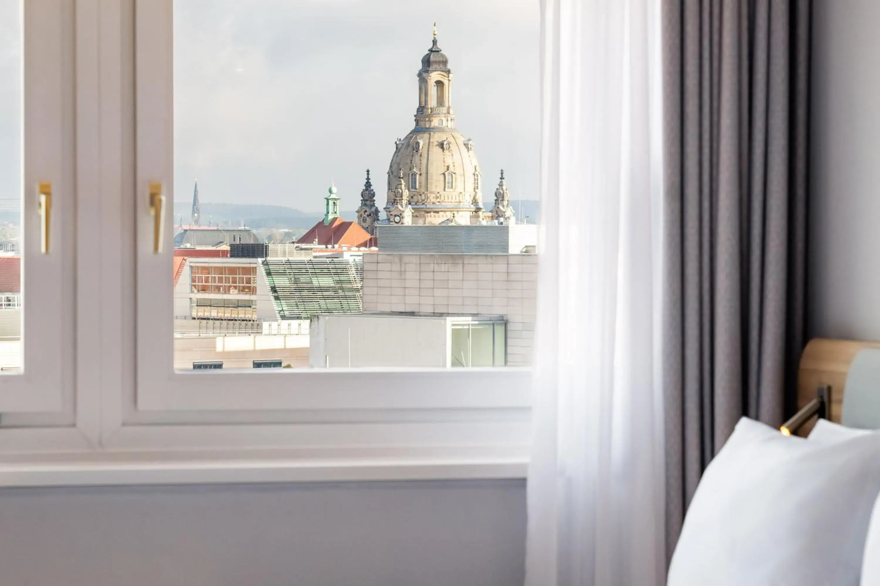 Photo of the whole room, Bed in Holiday Inn Express Dresden Zentrum by IHG Photo of the whole room, Bed in Holiday Inn Express Dresden Zentrum by IHG