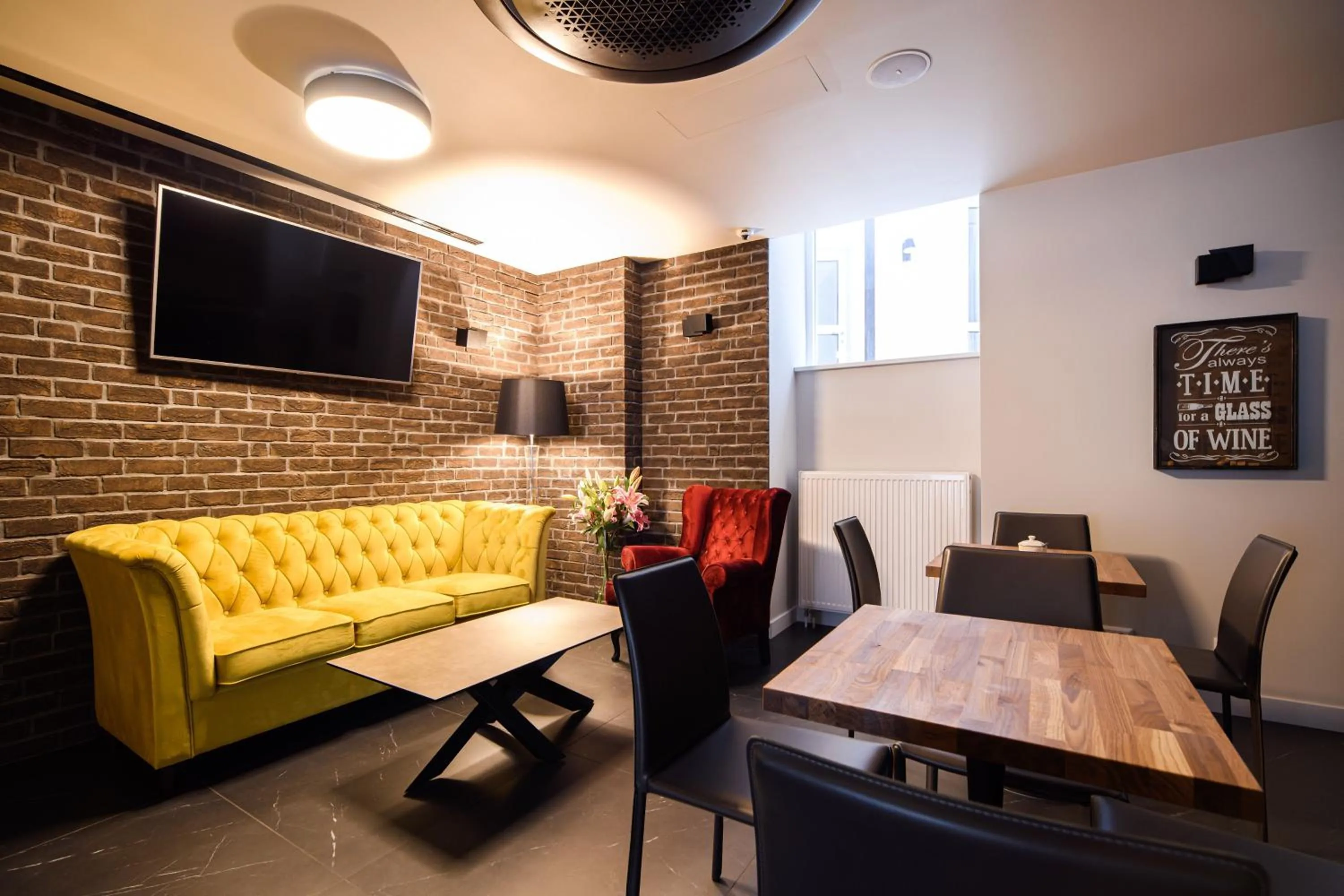 Lounge or bar in DReAM Boutique Residence