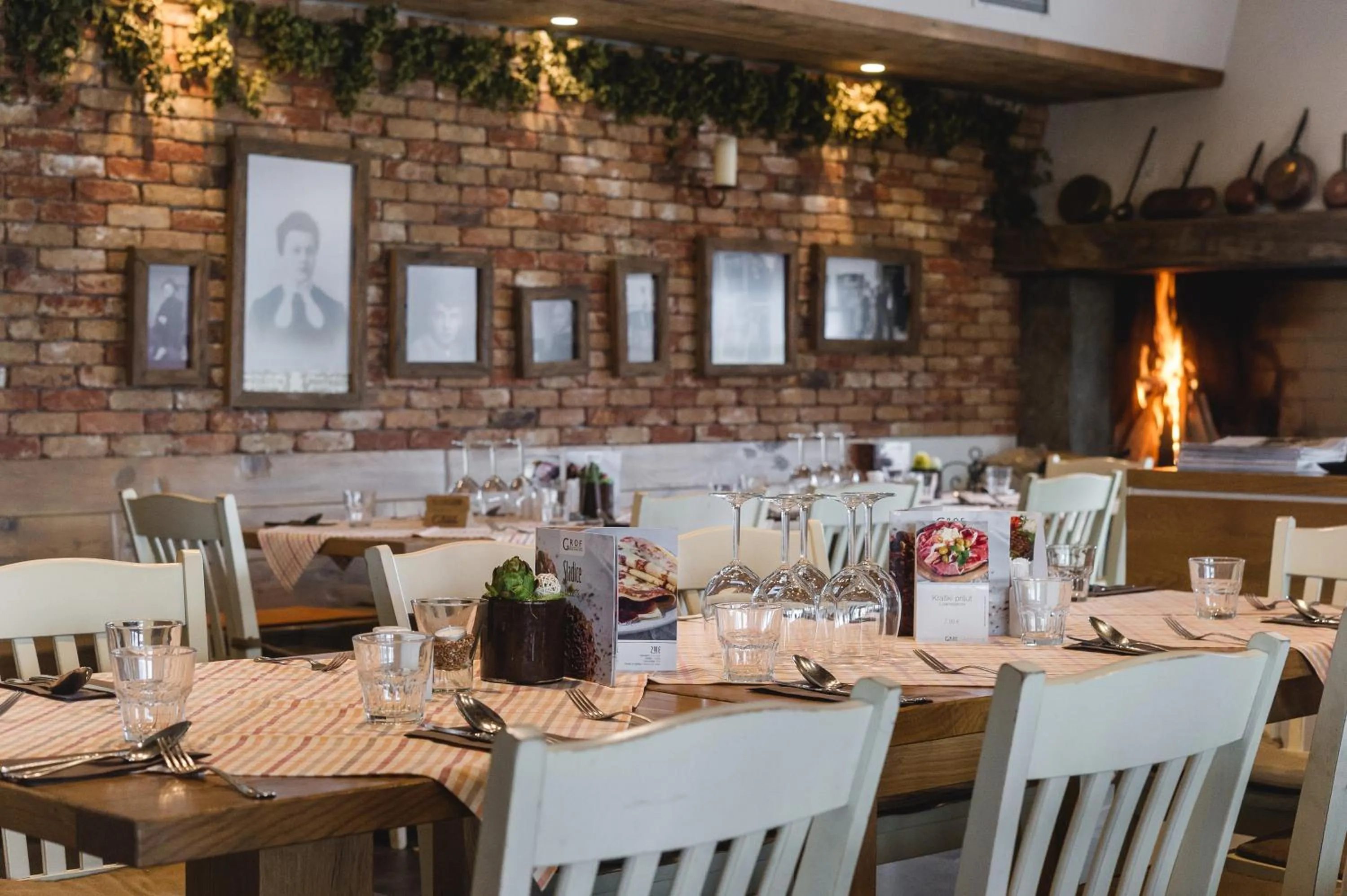 Restaurant/places to eat in Hotel Grof