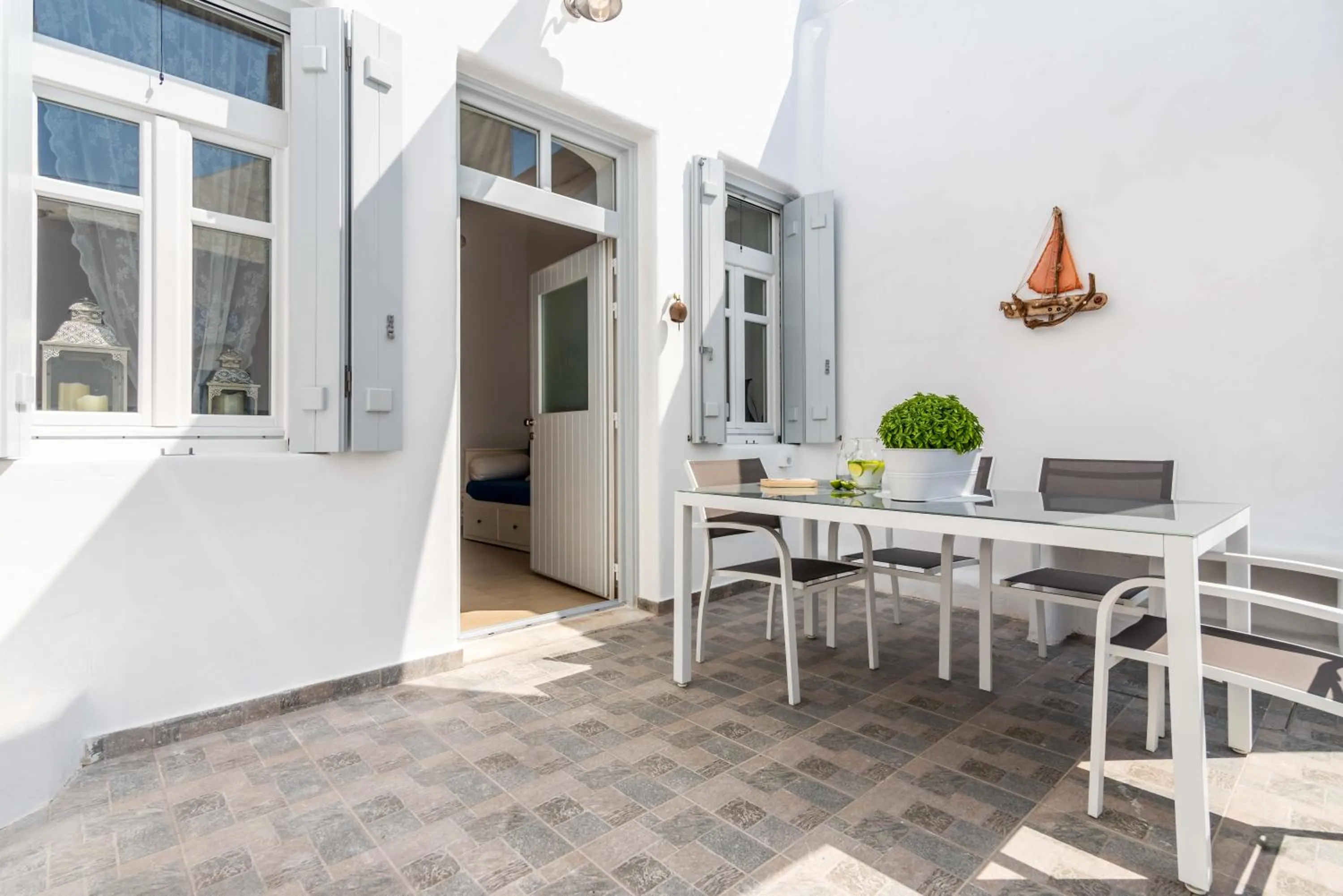 Inner courtyard view in Casa Nostalgia