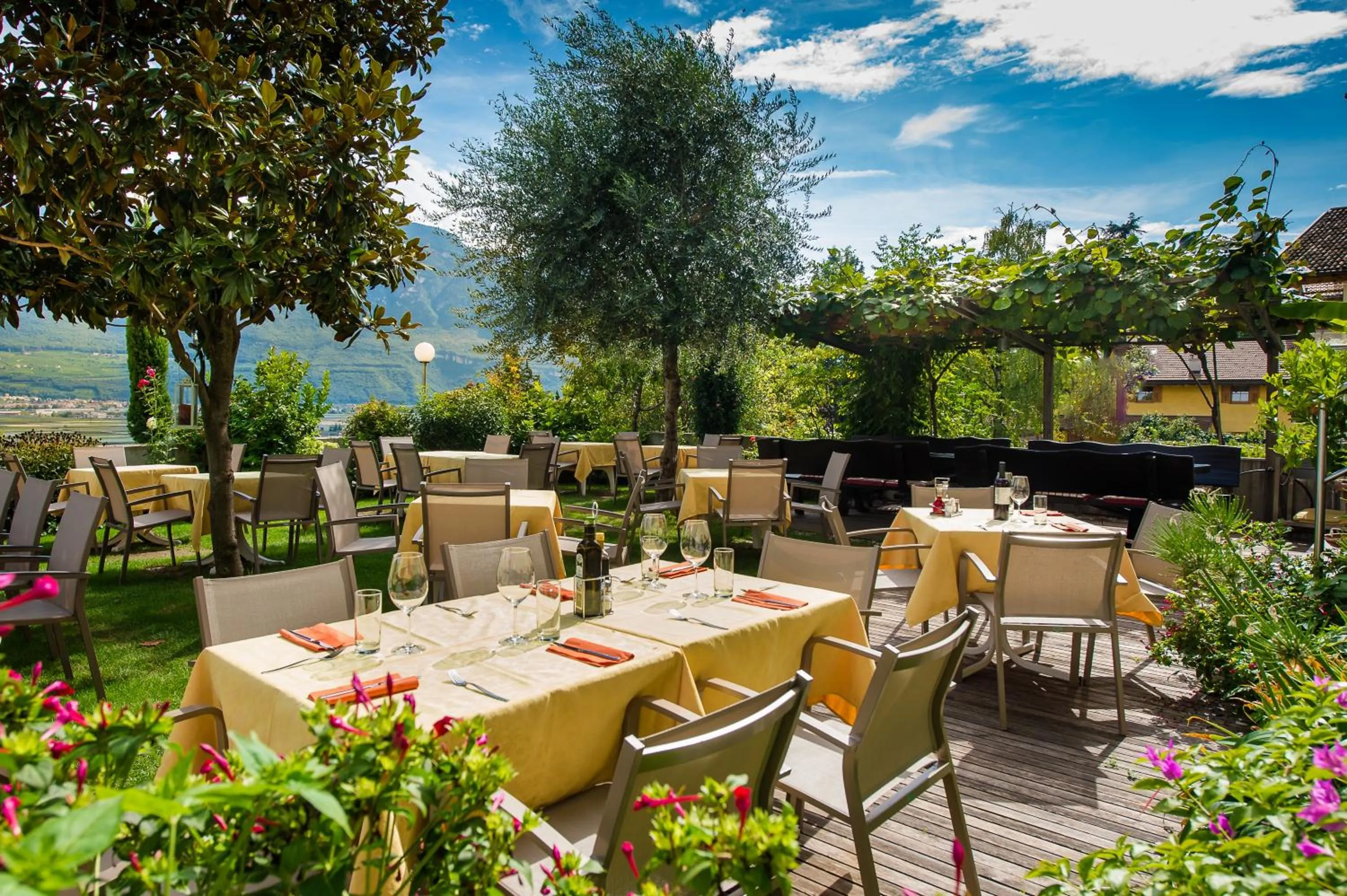 Restaurant/places to eat in Ansitz am Eck by Hotel Pernhof