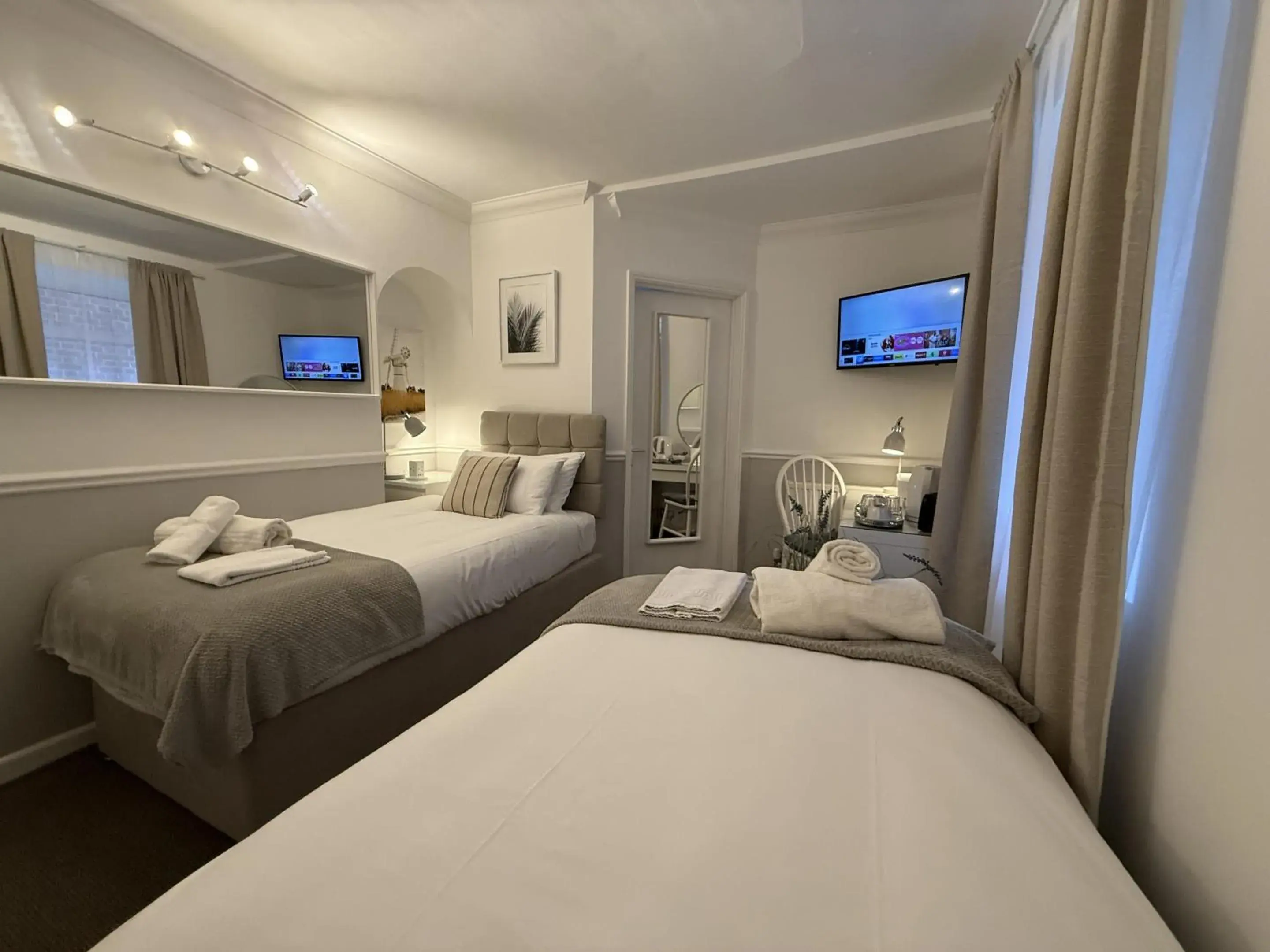 Bedroom, Bed in Central Hotel Bedroom, Bed in Central Hotel