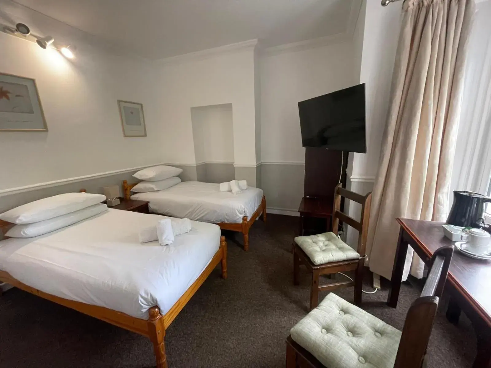 Bedroom, Bed in Central Hotel Bedroom, Bed in Central Hotel